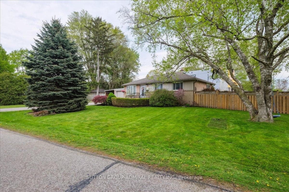 1864 Hindhead Road, Mississauga, ON L5J 1N6 - Photo 1