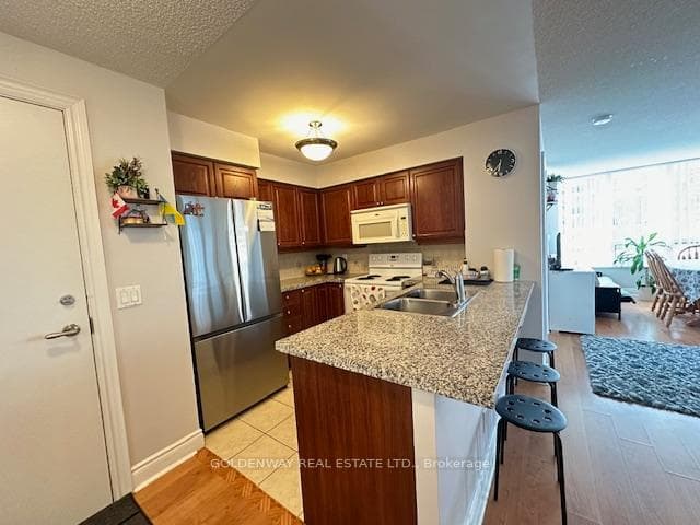 15 Greenview Avenue Unit 513, Toronto C07