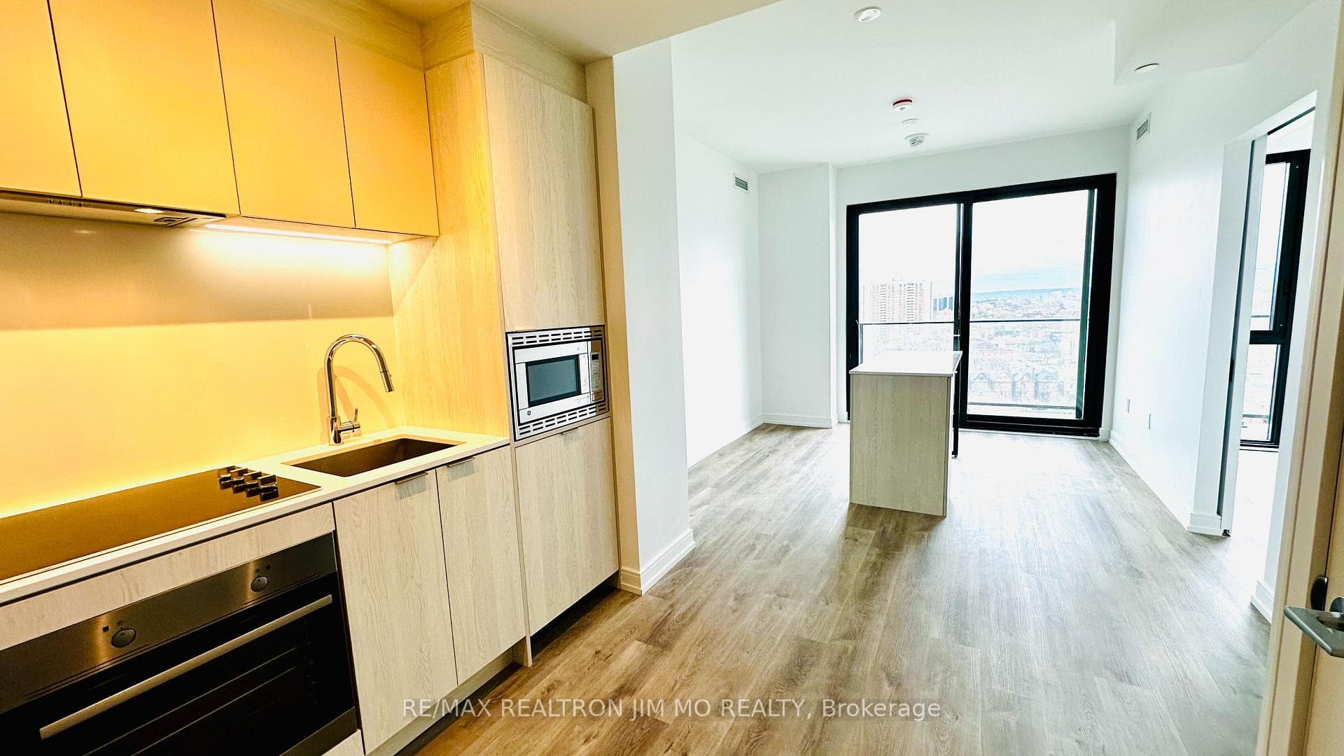 1 Jarvis Street Unit 1521, Hamilton, ON L8R 3J2 - Photo 1