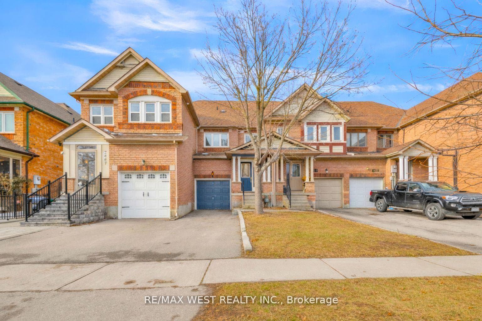 3865 Allcroft Road, Mississauga, ON L5N 7E3 - Photo 1