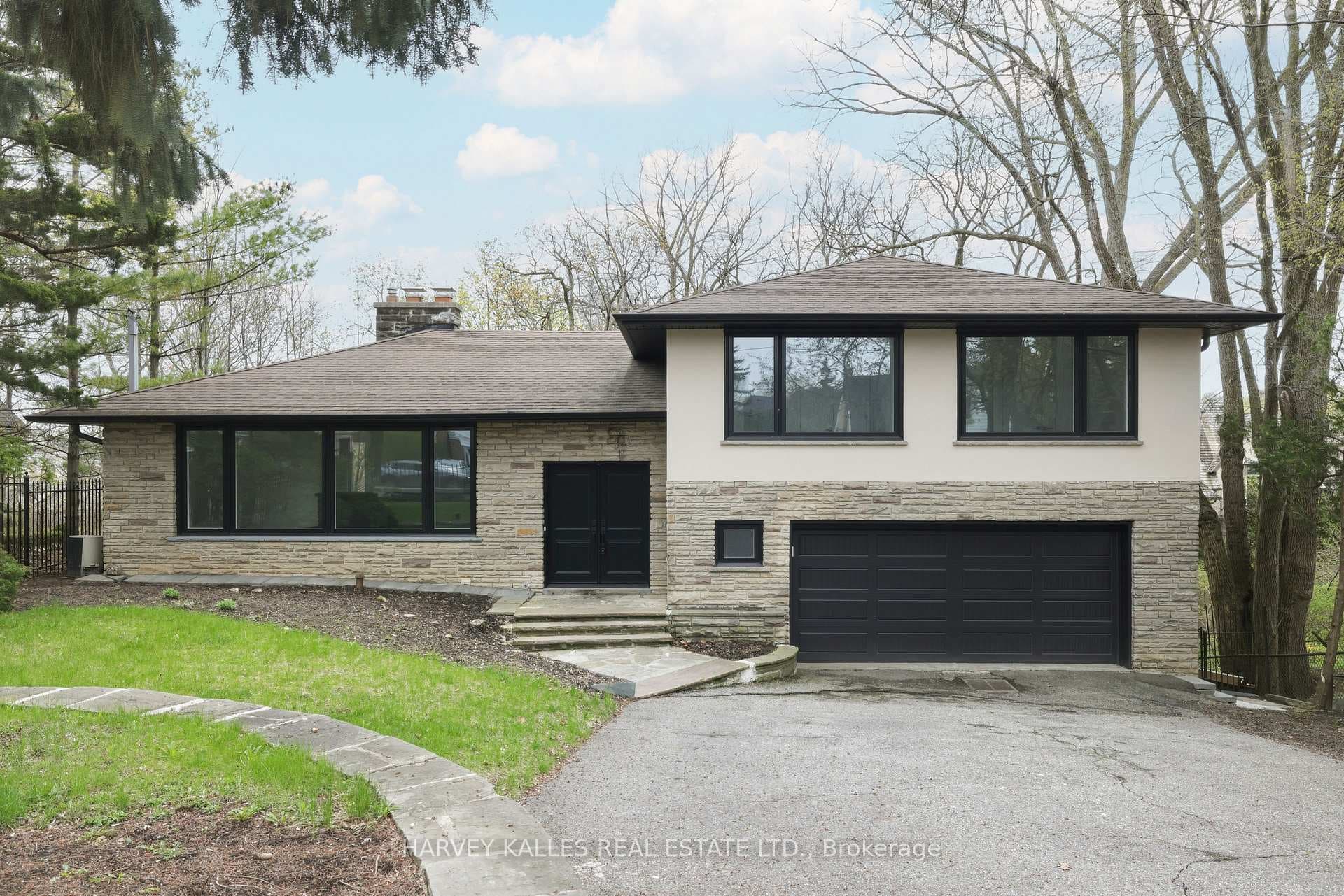 537 Blythwood Road, Bridle Path / York Mills / Hoggs Hollow, ON M4N 1B4 - Photo 1