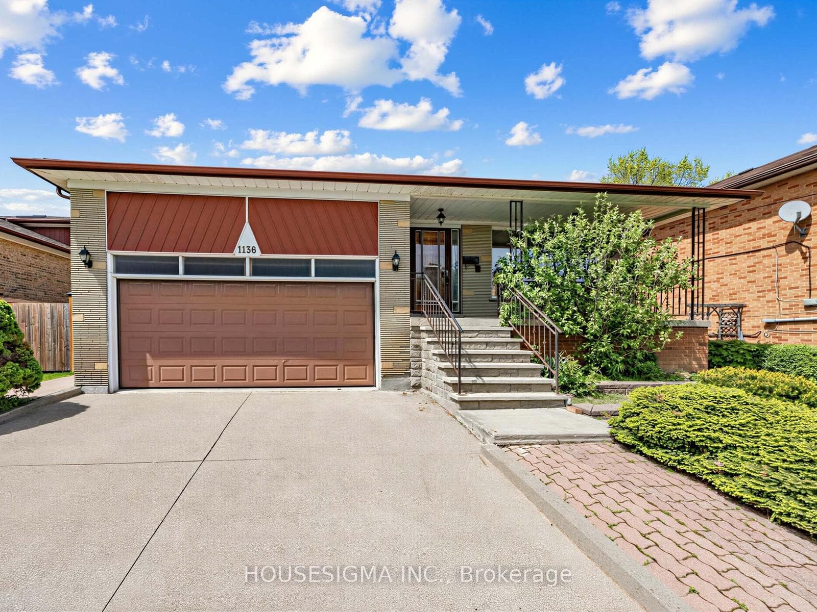 1136 Glencairn Avenue, Toronto W04