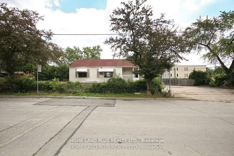 189 Maplehurst Avenue Unit Mainfl, Willowdale / Newtonbrook, ON M2N 3C3 - Photo 1