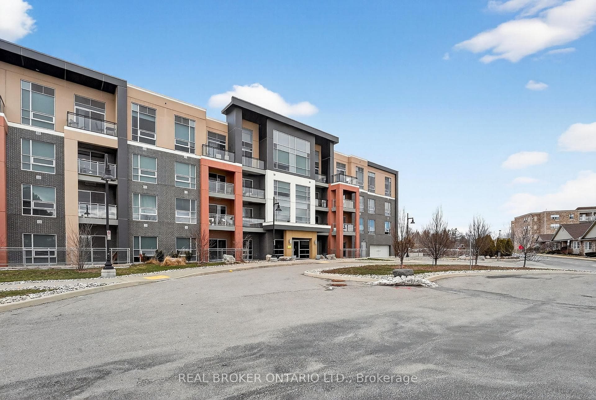 4040 Upper Middle Road Unit 418, Burlington, ON L7M 0H2 - Photo 1