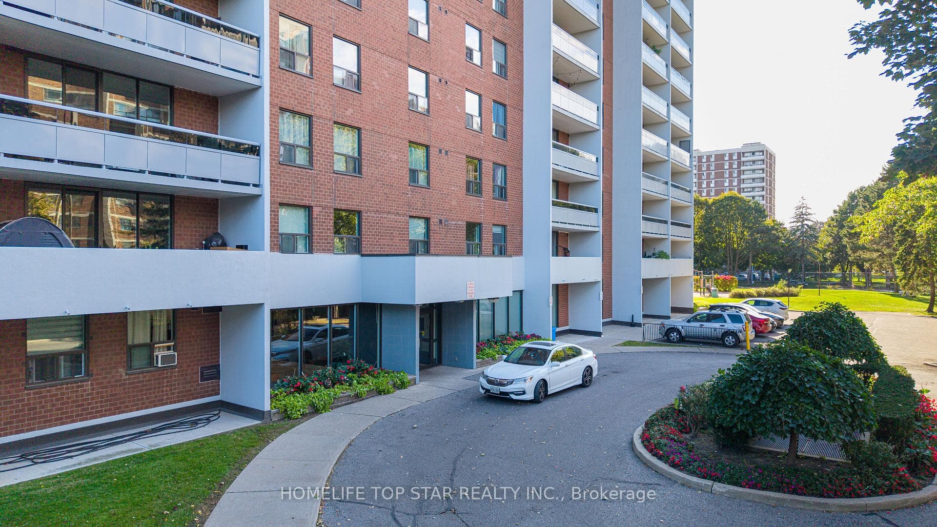 1250 Bridletowne Circle Unit 501, Scarborough Village / Eglinton East, ON M1W 2V1 - Photo 1