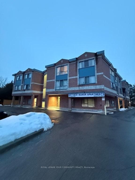 72 Lake Avenue Unit 203, Richmond Hill, ON L4E 2V4 - Photo 1