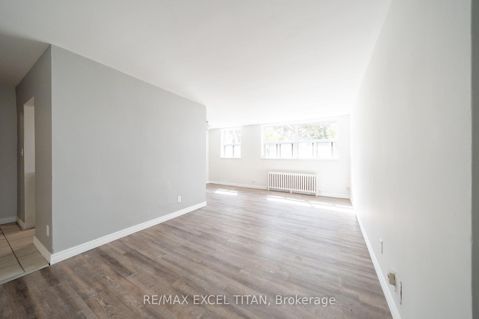 799 Robinson Street Unit 11, Burlington, ON L7R 2L4 - Photo 1