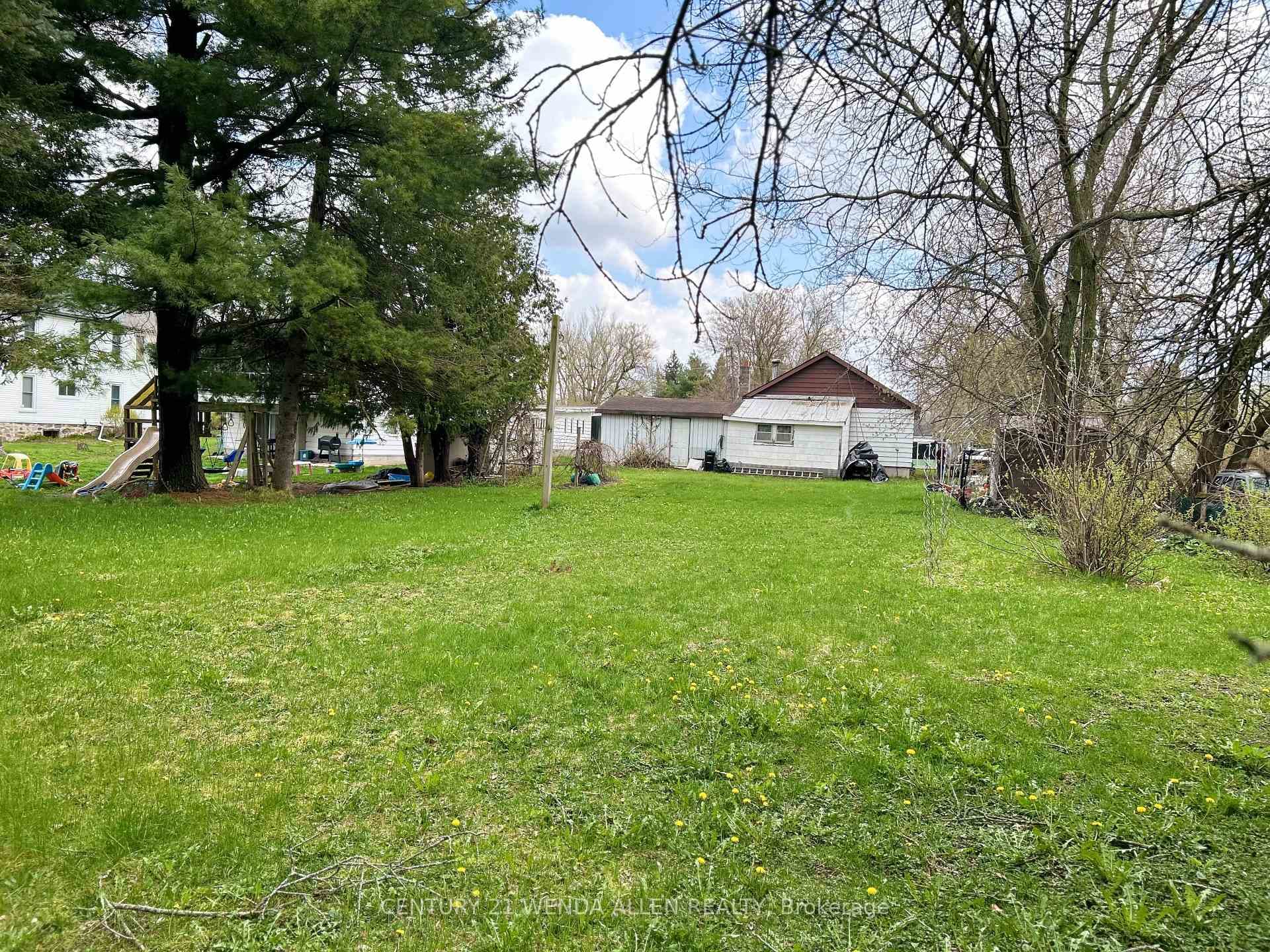 32 King Street, Adjala-Tosorontio, ON L0M 1M0 - Photo 1