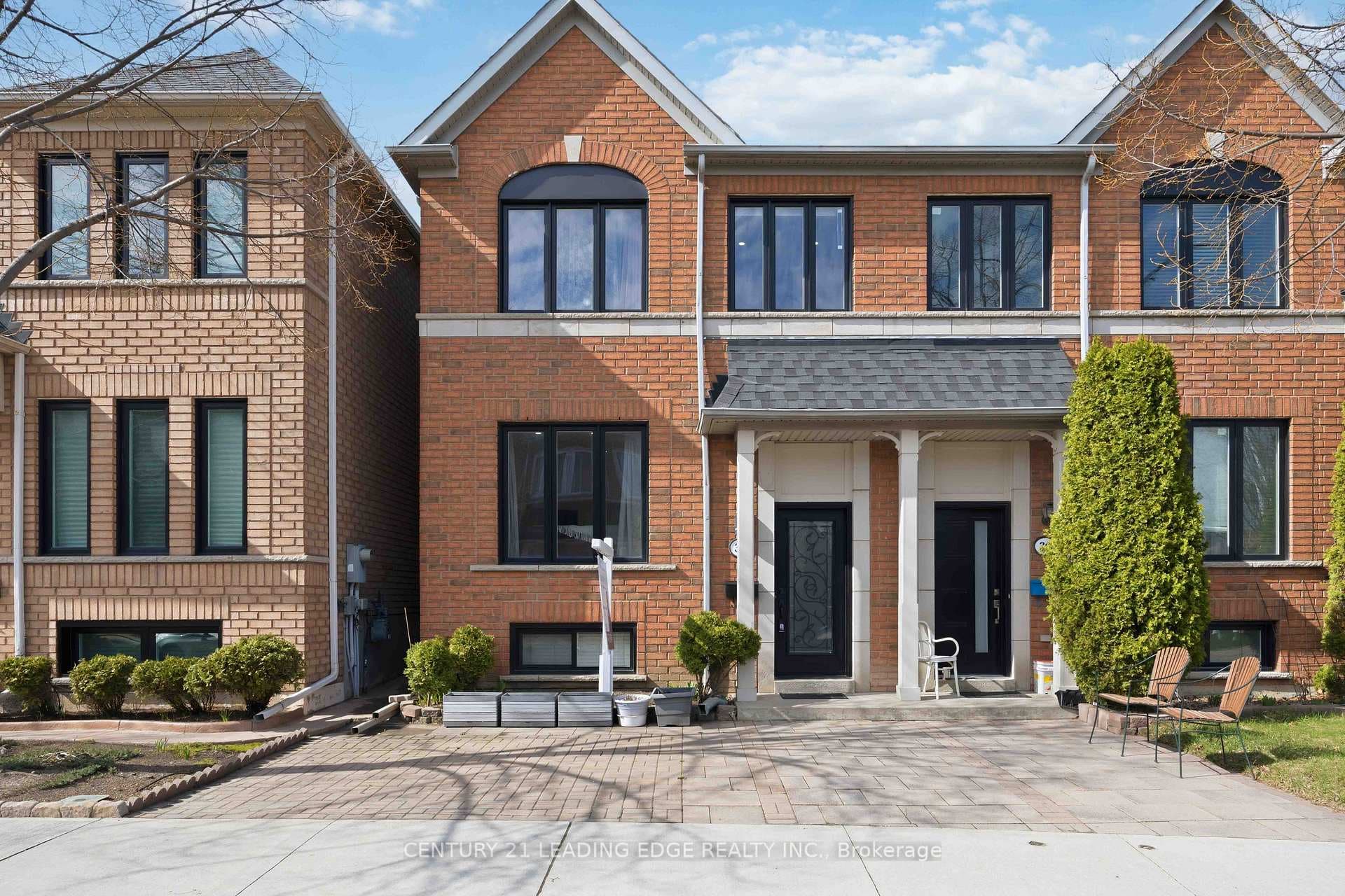 38 Viella Street, Bloor West Village / Swansea, ON M6N 5C8 - Photo 1