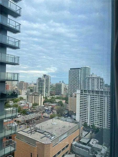 28 Wellesley Street Unit 2205, Regent Park / Cabbagetown / St. James Town, ON M4Y 0C4 - Photo 1
