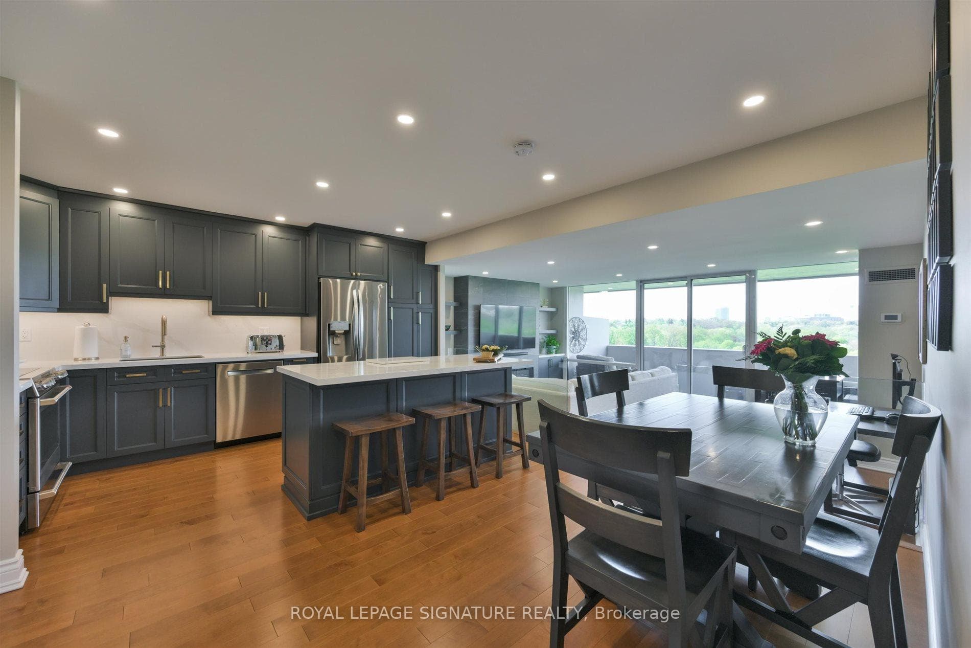 240 Scarlett Road Unit 912, Keelesdale / Eglinton West, ON M6N 4X4 - Photo 1