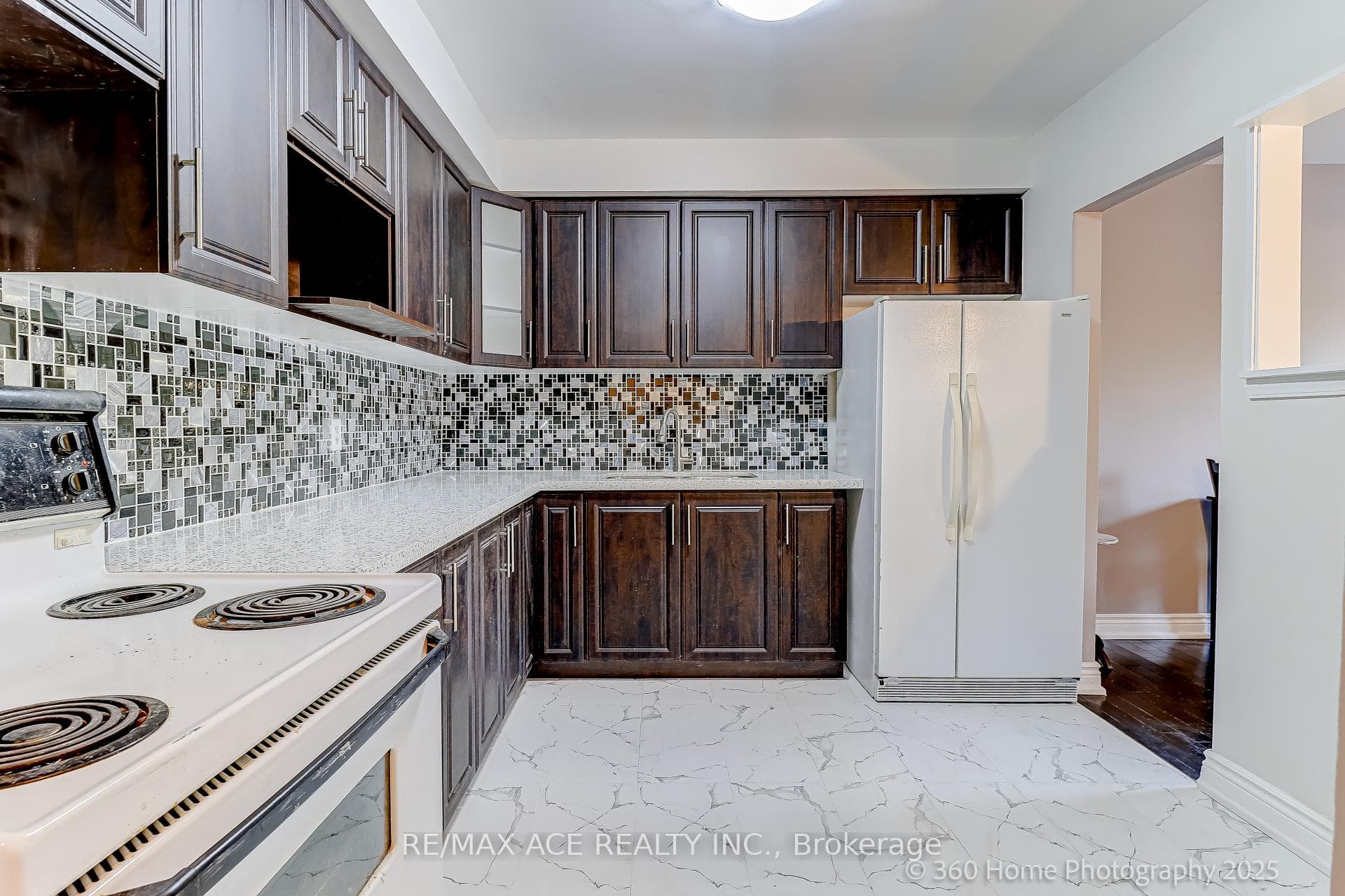 426 Dawes Road Unit A, Danforth / East York, ON M4A 2E8 - Photo 1