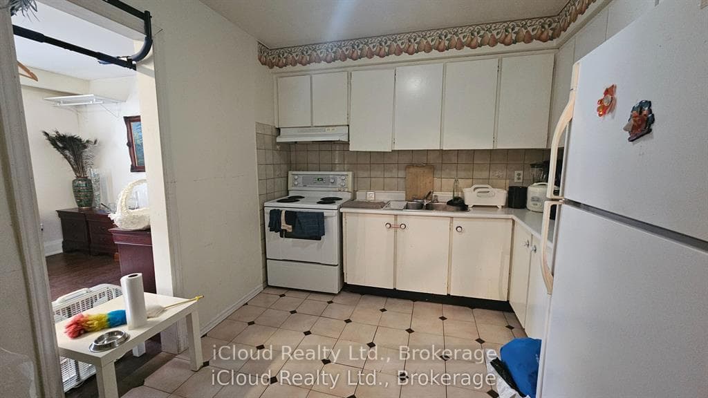 1847 LAWRENCE Avenue Unit ROOM 2, Dorset Park / Kennedy Park, ON M1R 2Y3 - Photo 1