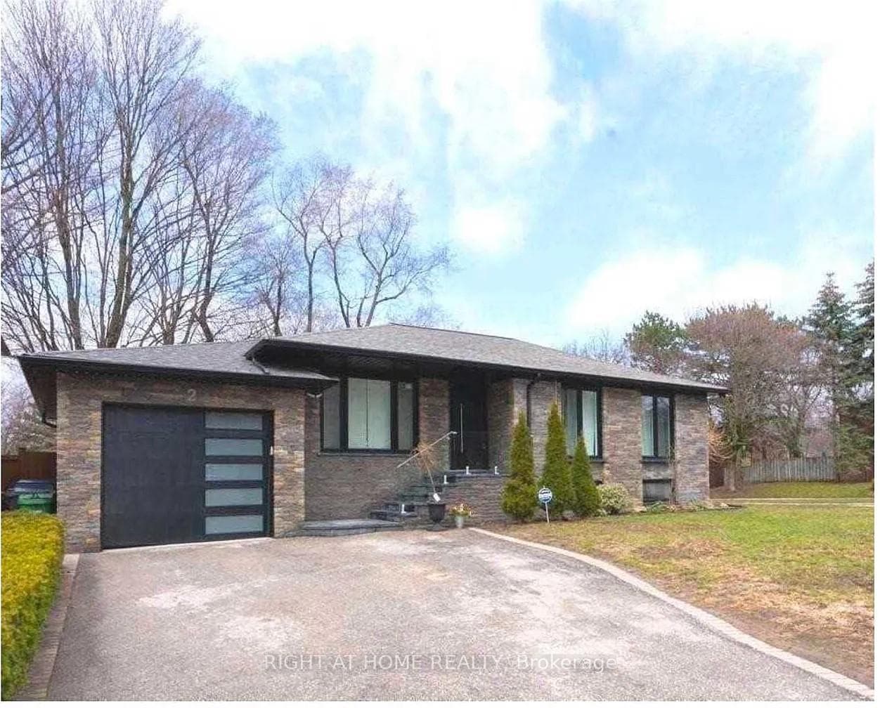 2 Groveland Crescent, Don Mills / Parkwoods / Victoria Village, ON M3A 3C5 - Photo 1