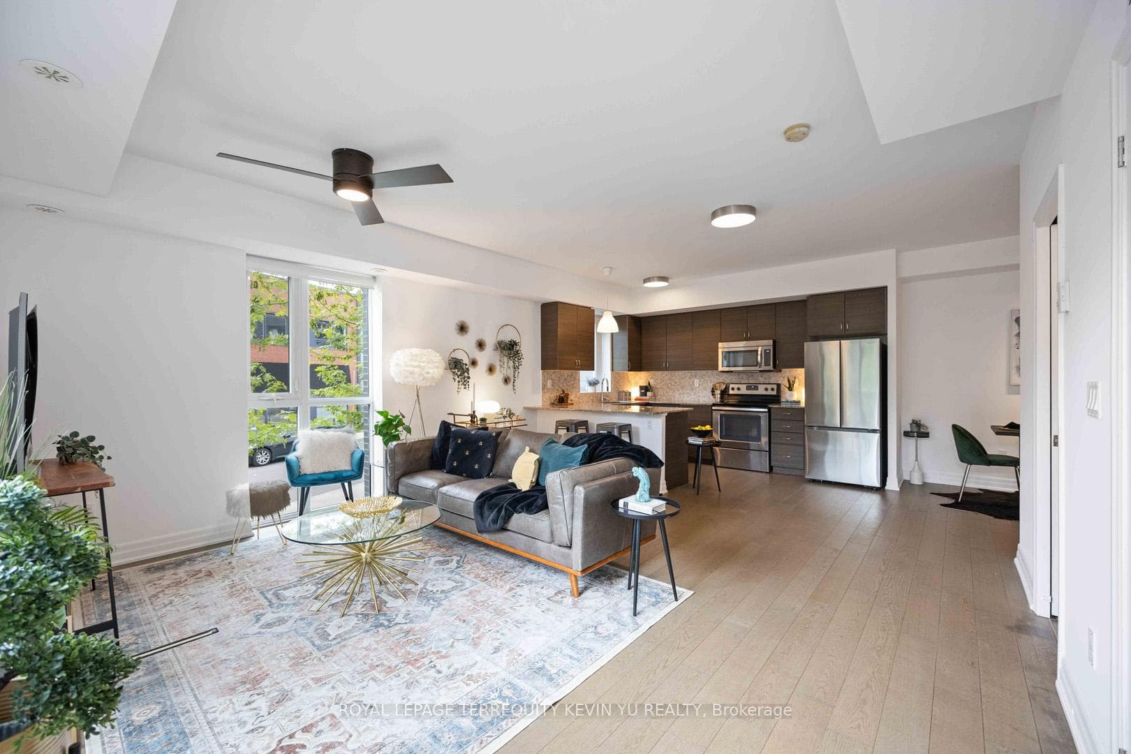 57 Macaulay Avenue Unit 1002, Bloor West Village / Swansea, ON M6P 3P5 - Photo 1