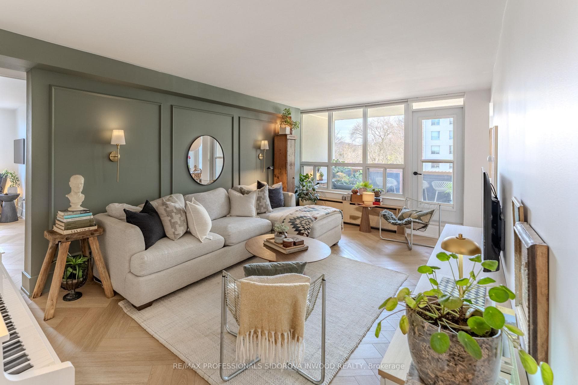 45 Southport Street Unit 403, High Park / Junction / Roncesvalles, ON M6S 3N5 - Photo 1