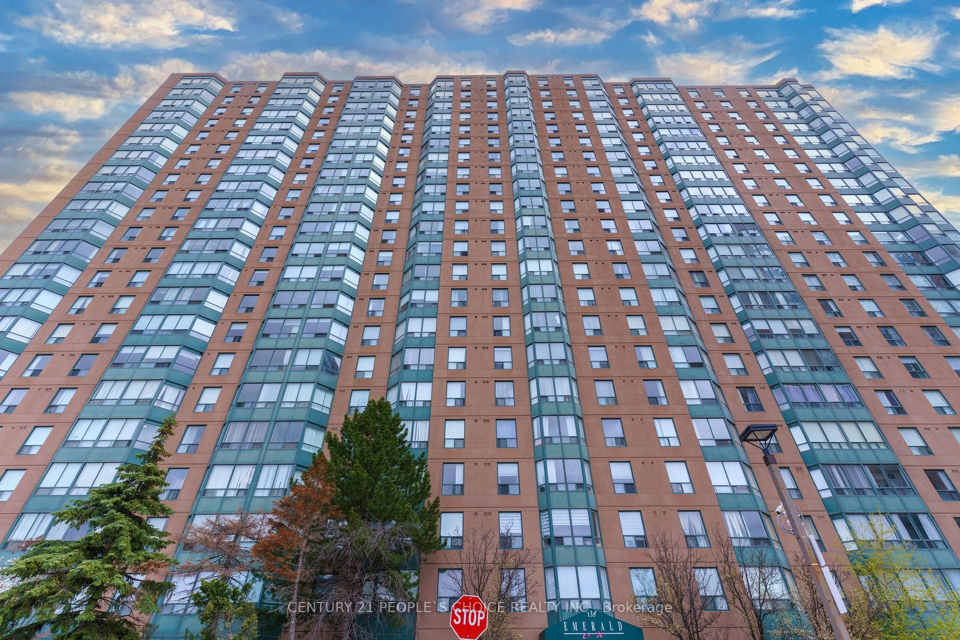 135 Hillcrest Avenue Unit 1915, Mississauga, ON L5B 4B1 - Photo 1