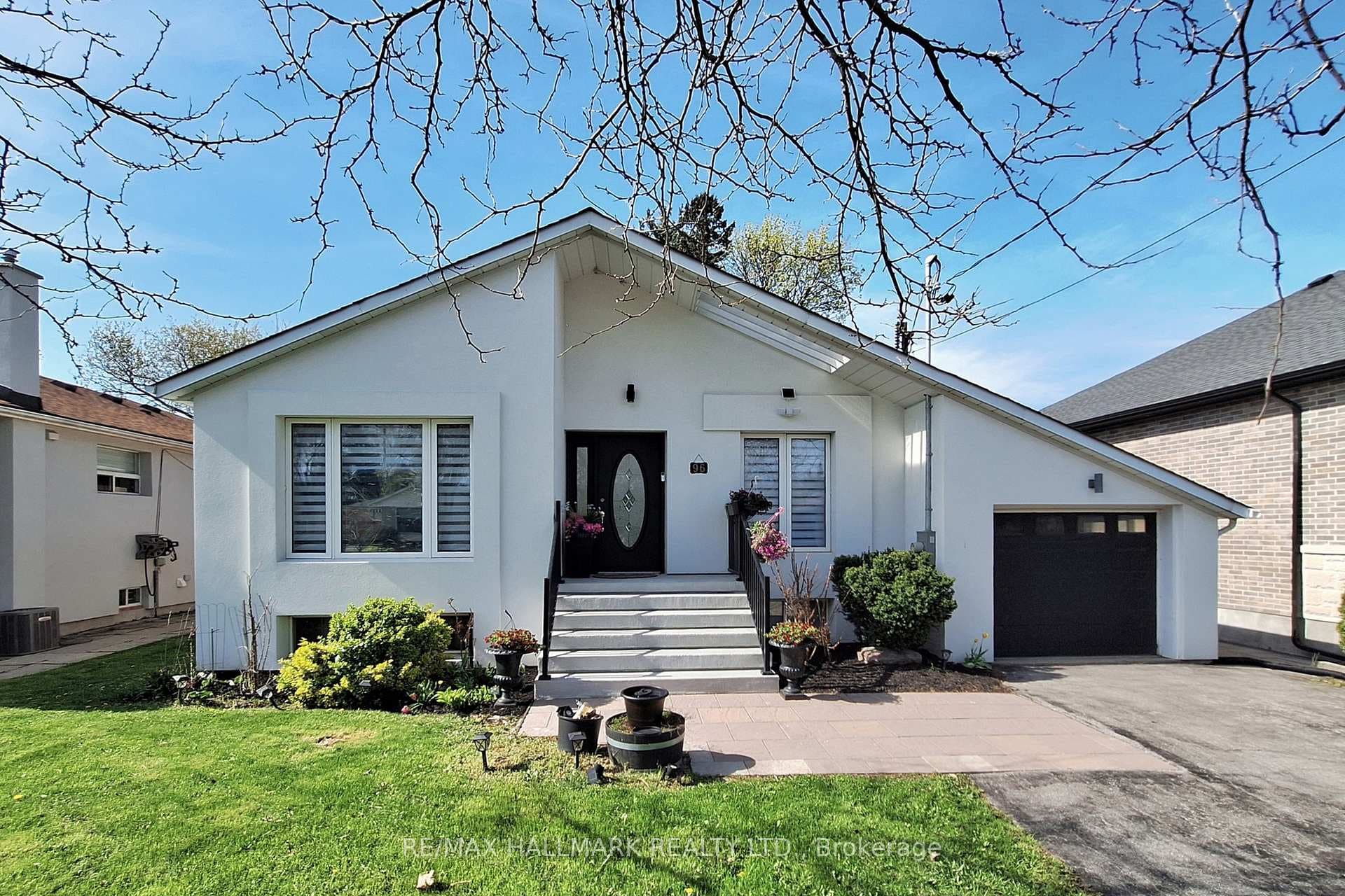 96 Searle Avenue, North York (Bathurst Manor / Clanton Park), ON M3H 4A7 - Photo 1