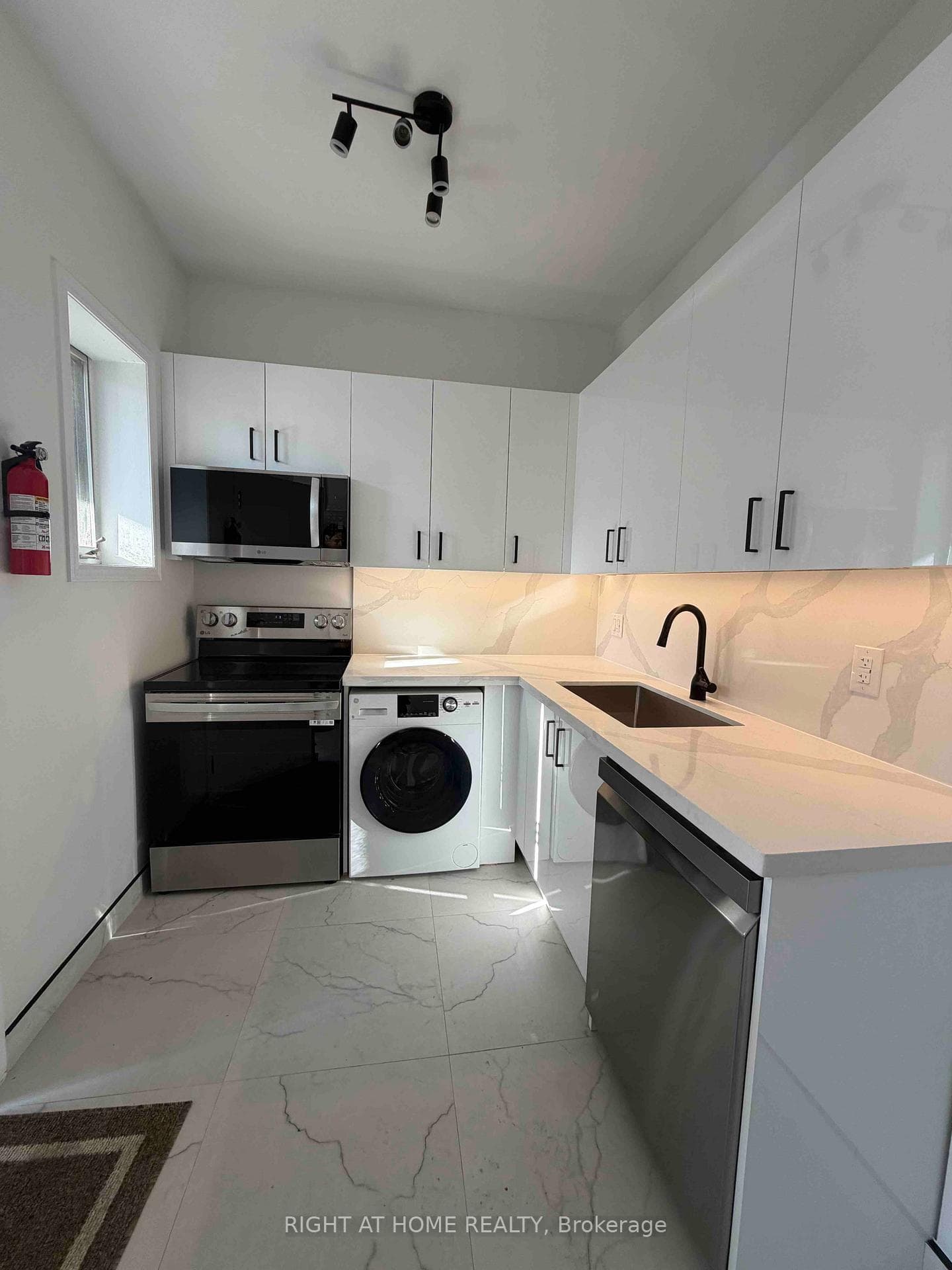 2245 Dundas Street Unit 102, High Park / Junction / Roncesvalles, ON M6R 1X6 - Photo 1