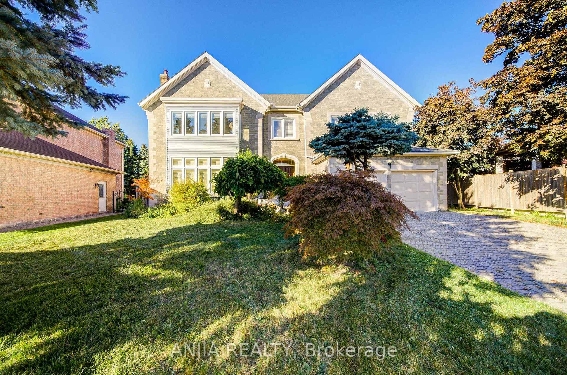 28 Edmund Crescent, Richmond Hill, ON L4B 2X8 - Photo 1