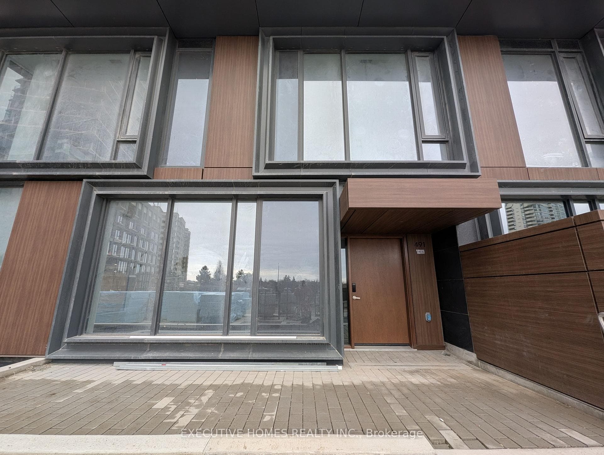 491 Soho Avenue, Mississauga, ON L5B 0K7 - Photo 1