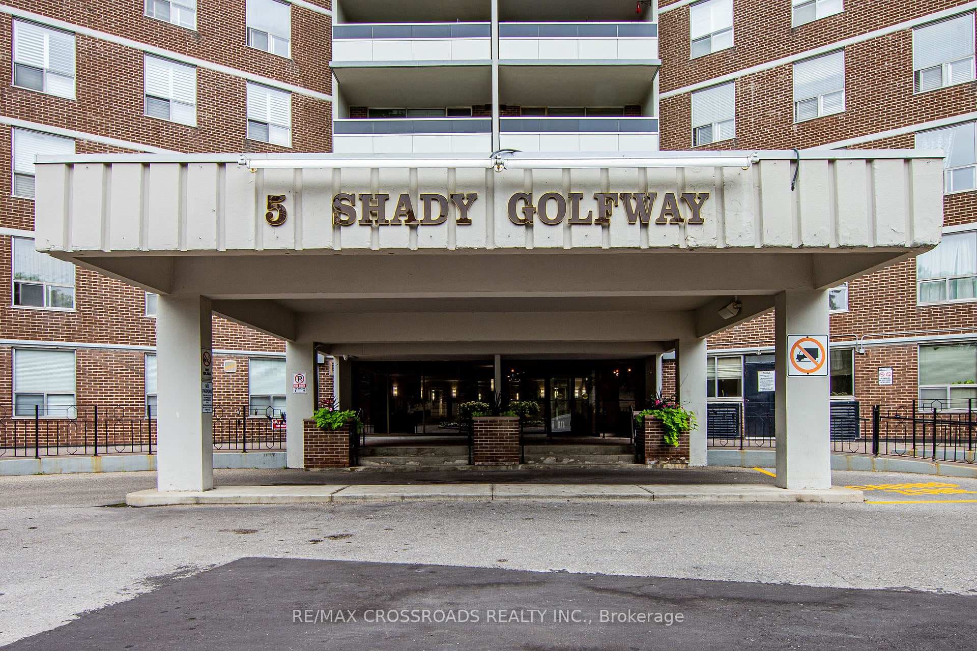 5 Shady Golfway Unit 205, Flemingdon Park / Don Mills, ON M3C 3A5 - Photo 1