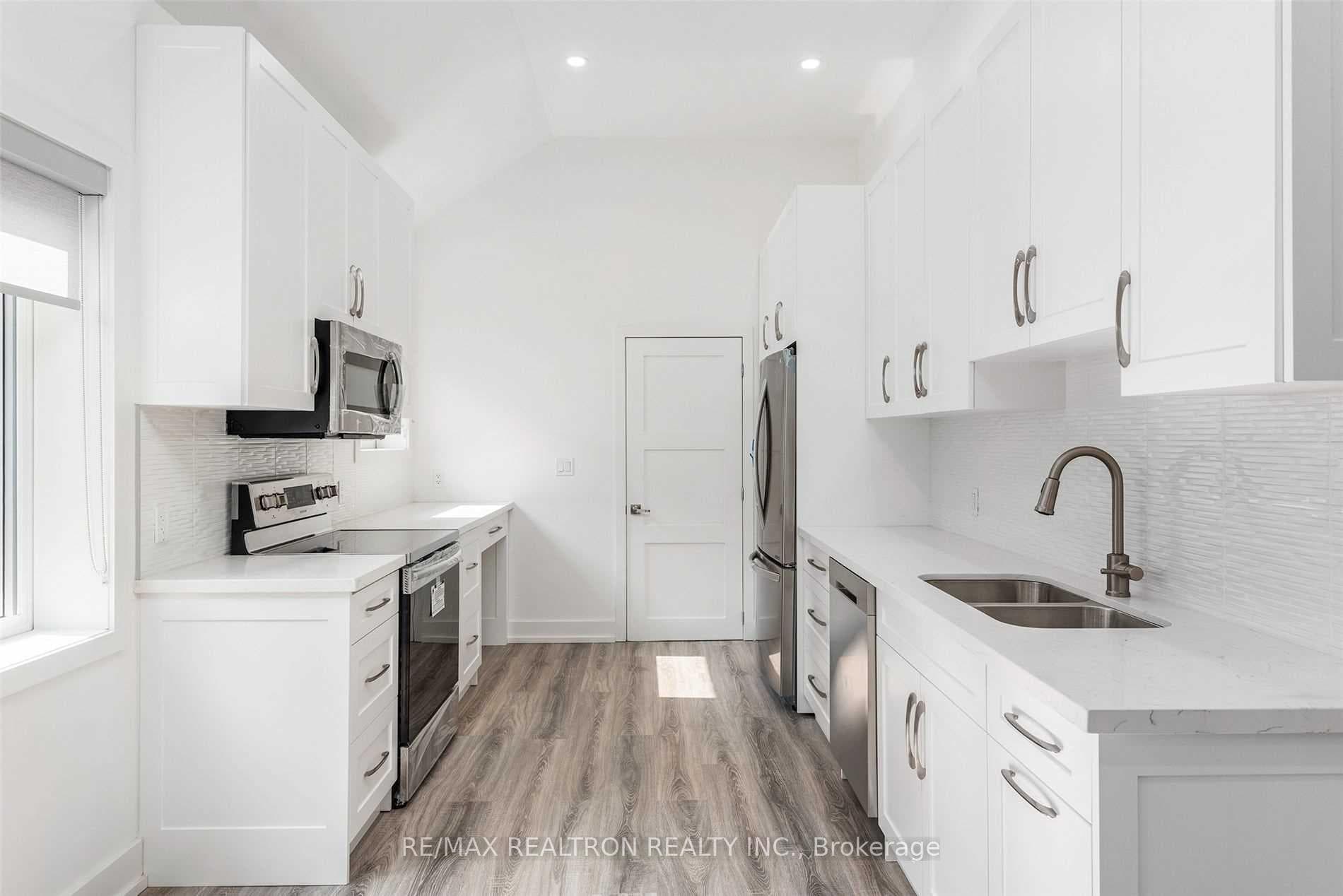 76 Lawrence Avenue, Lawrence Park / Bedford Park, ON M5M 1A6 - Photo 1
