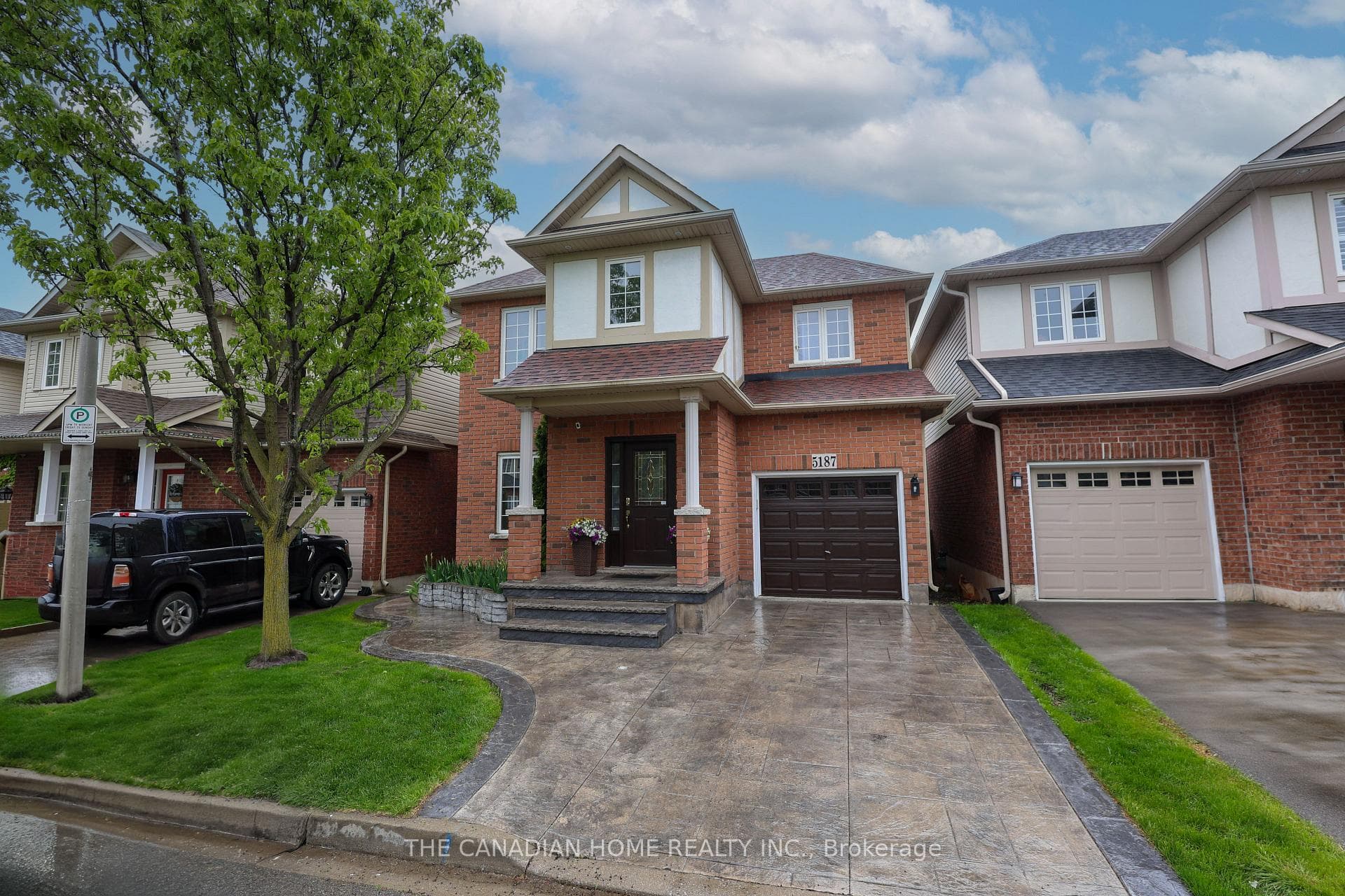 5187 Garland Crescent, Burlington