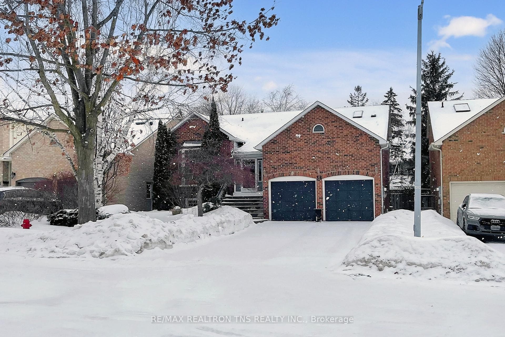 38 Gilbank Drive, Aurora, ON L4G 5G5 - Photo 1