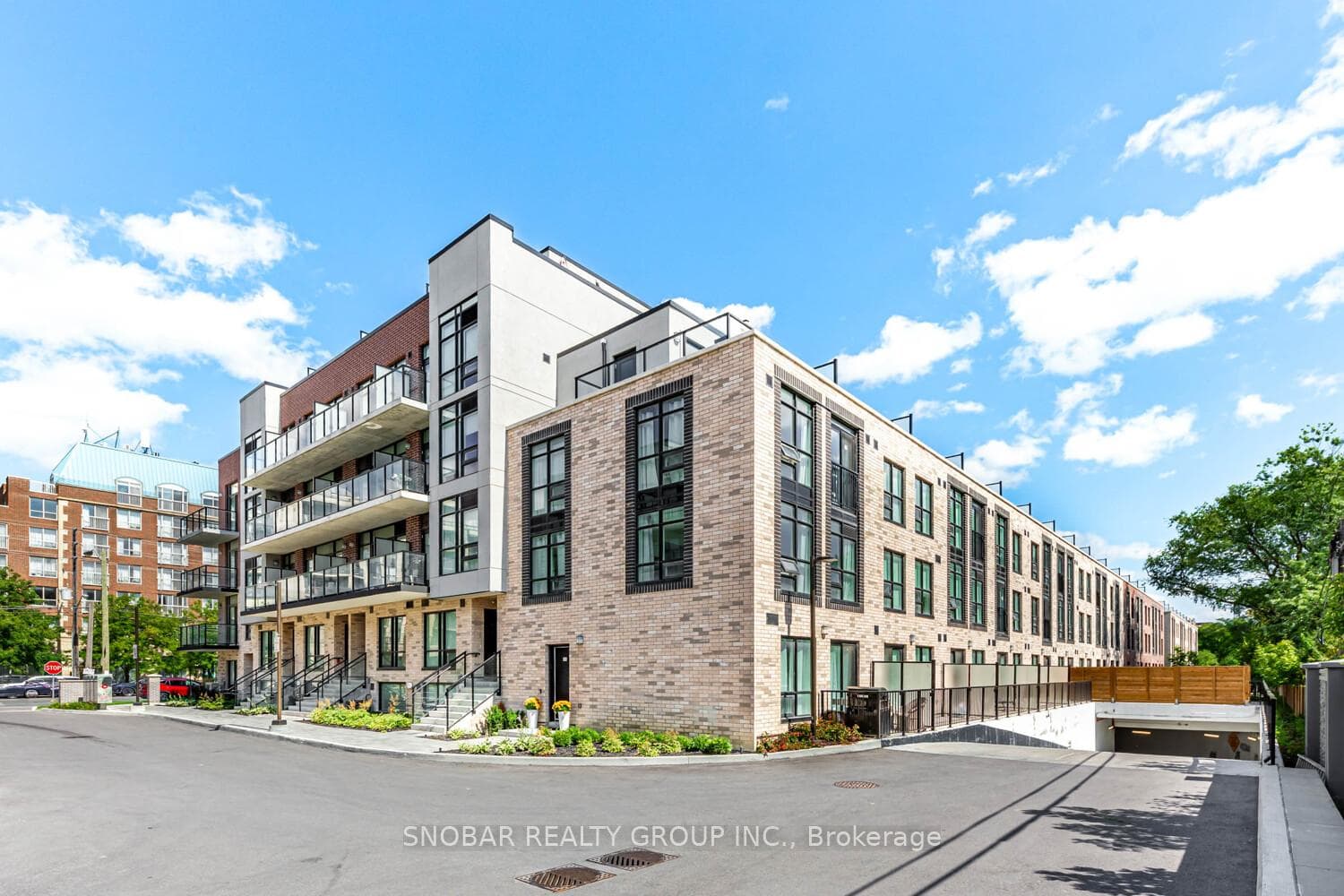 861 Sheppard Avenue Unit 1, North York (Bathurst Manor / Clanton Park), ON M3H 2T5 - Photo 1