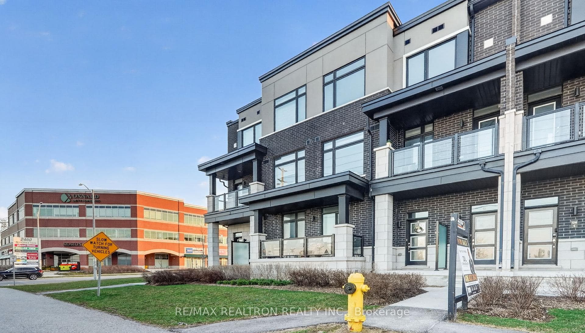 2550 Castlegate Crossing N/A Unit 103, Pickering, ON L1X 0H6 - Photo 1