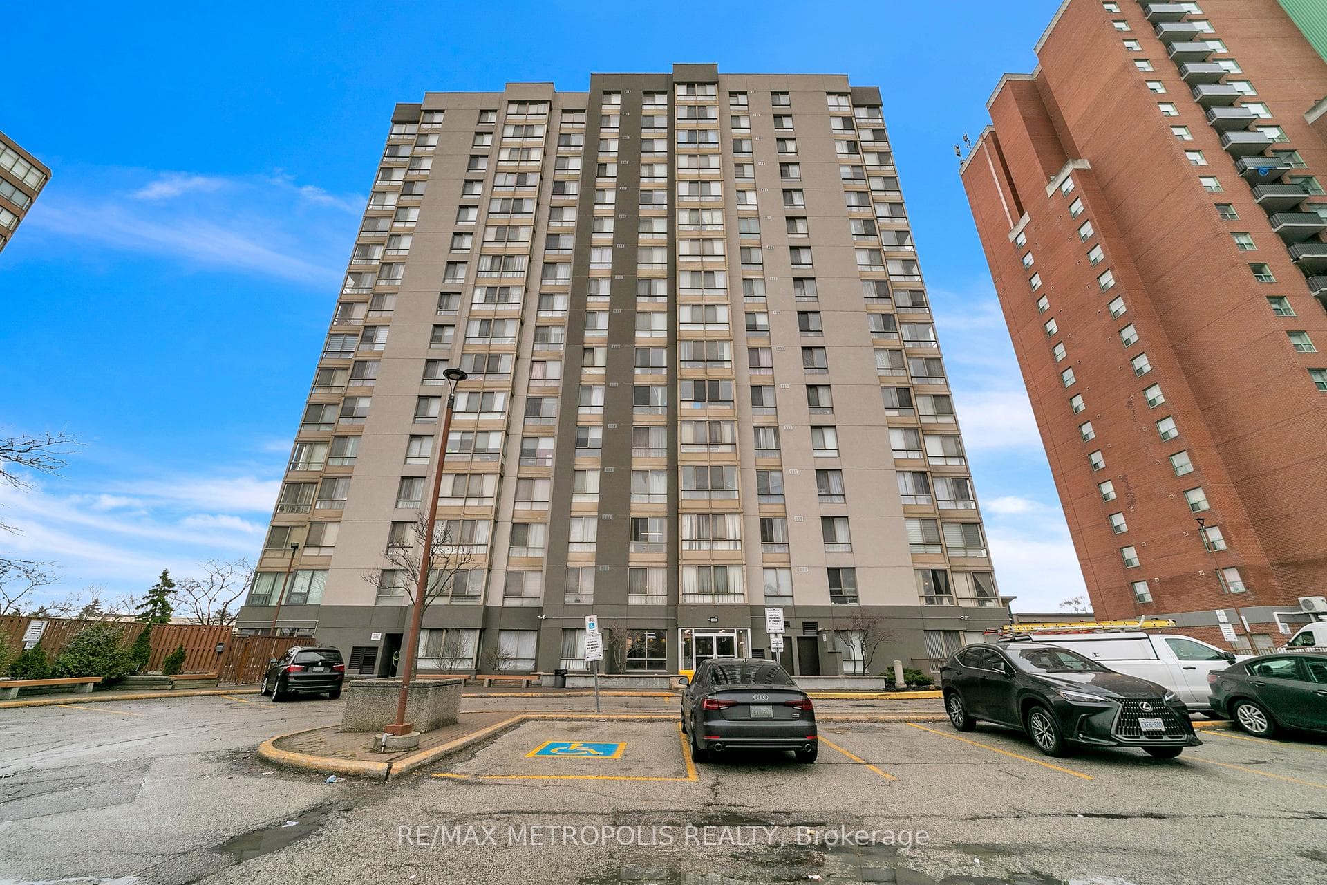 2470 Eglinton Avenue Unit 1604, York / Weston, ON M6M 5E7 - Photo 1