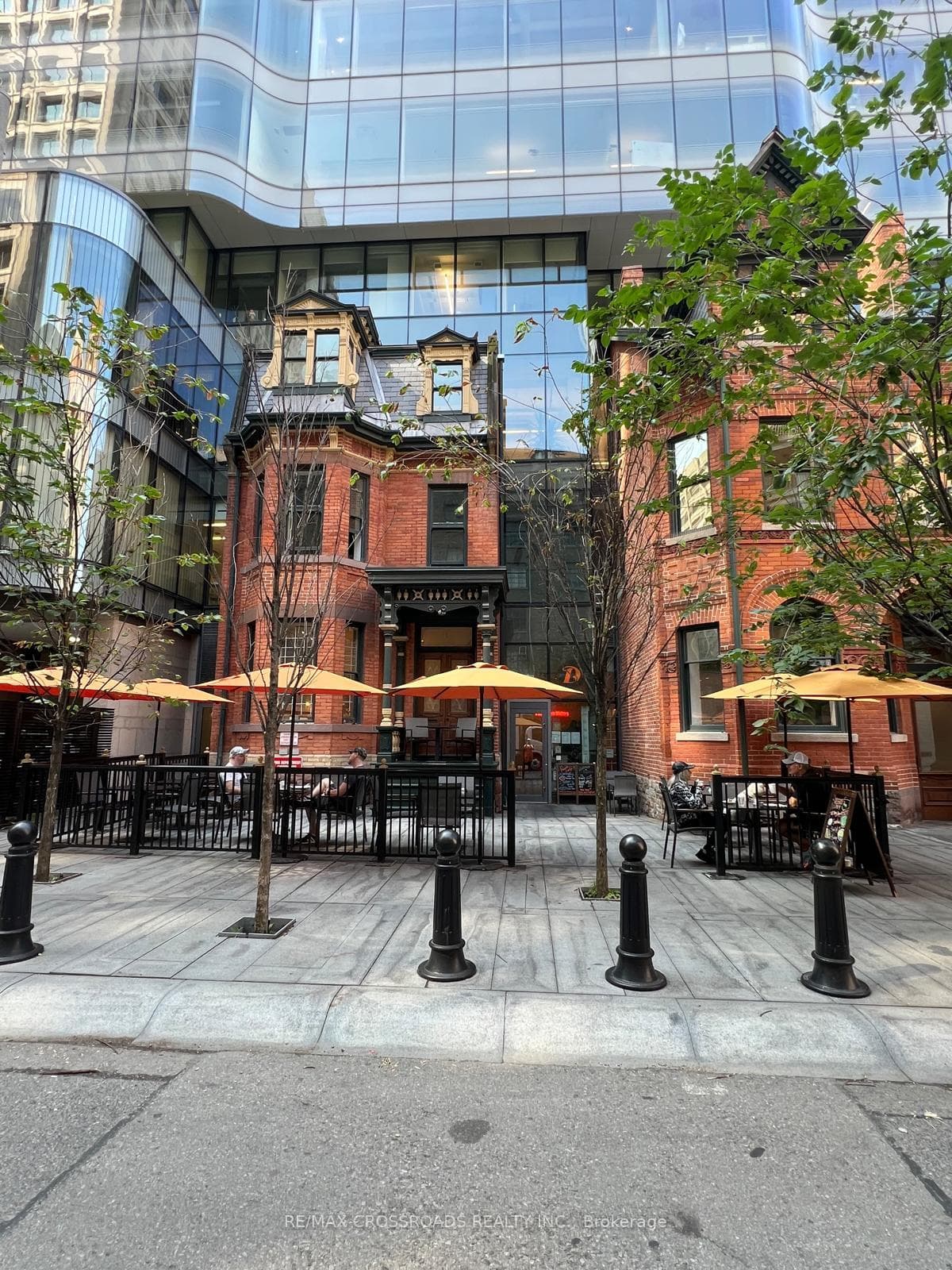 7 St Thomas Street Unit 105, Downtown Toronto / Waterfront, ON M5S 2B7 - Photo 1