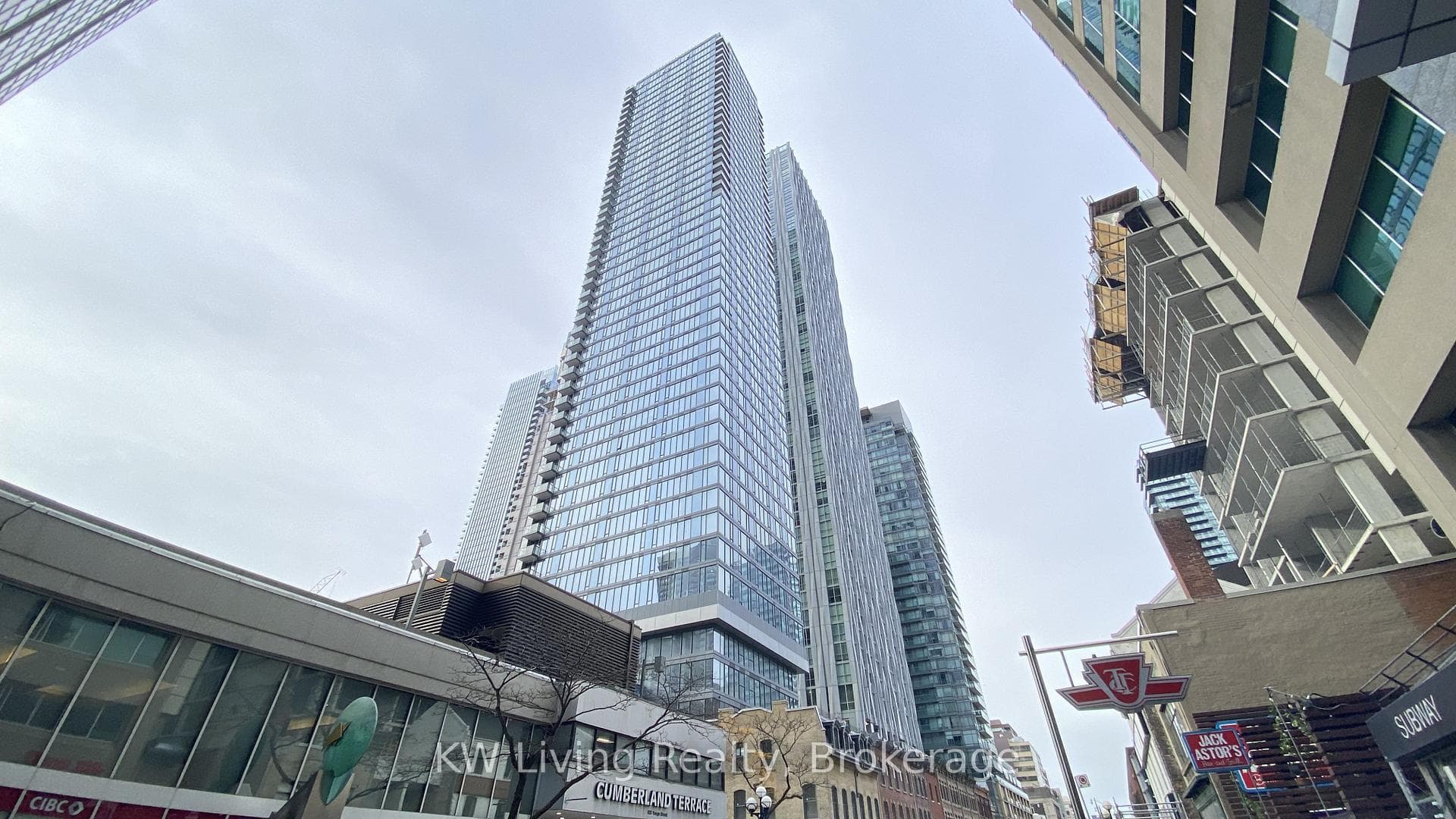 8 Cumberland Street Unit 1606, Annex / Yorkville / Summerhill, ON M4W 1J5 - Photo 1