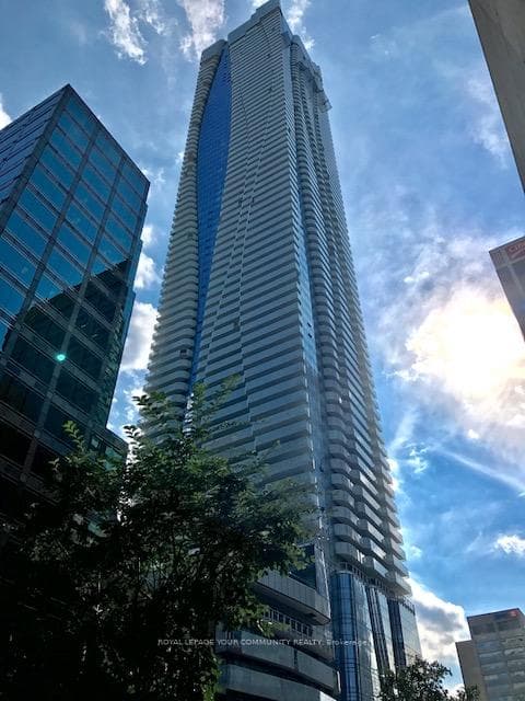 1 Bloor Street Unit 5903, Regent Park / Cabbagetown / St. James Town, ON M4W 1A9 - Photo 1