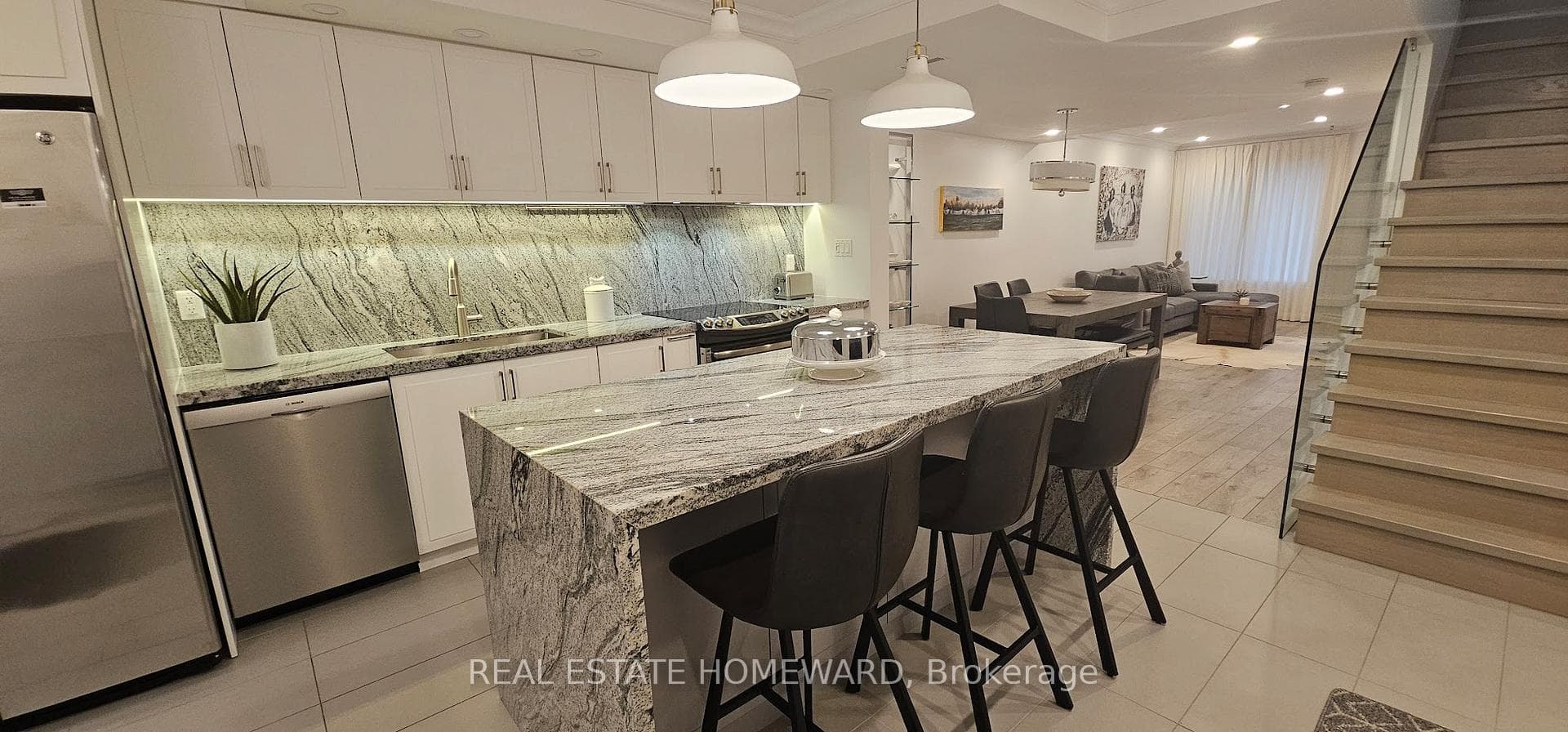 122 Glen Manor Drive Unit 5, The Beaches / Upper Beaches, ON M4E 2X6 - Photo 1