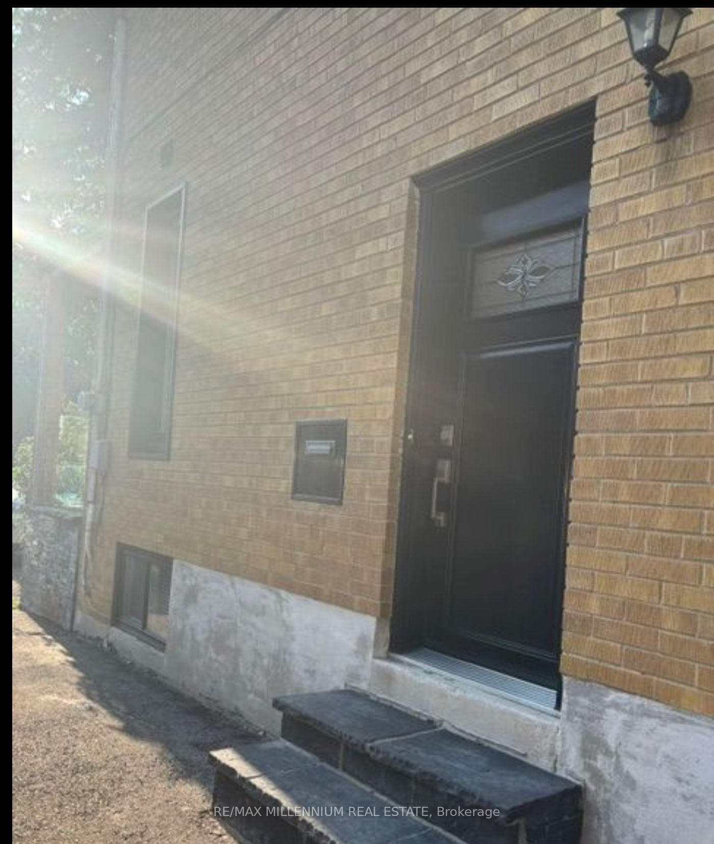 1341 Freeport Drive Unit Bsmt, Mississauga, ON L5C 1S5 - Photo 1