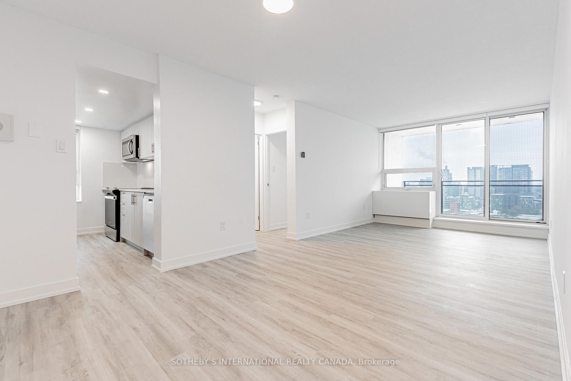 201 Sherbourne Street Unit 802, Regent Park / Cabbagetown / St. James Town, ON M5A 3X1 - Photo 1