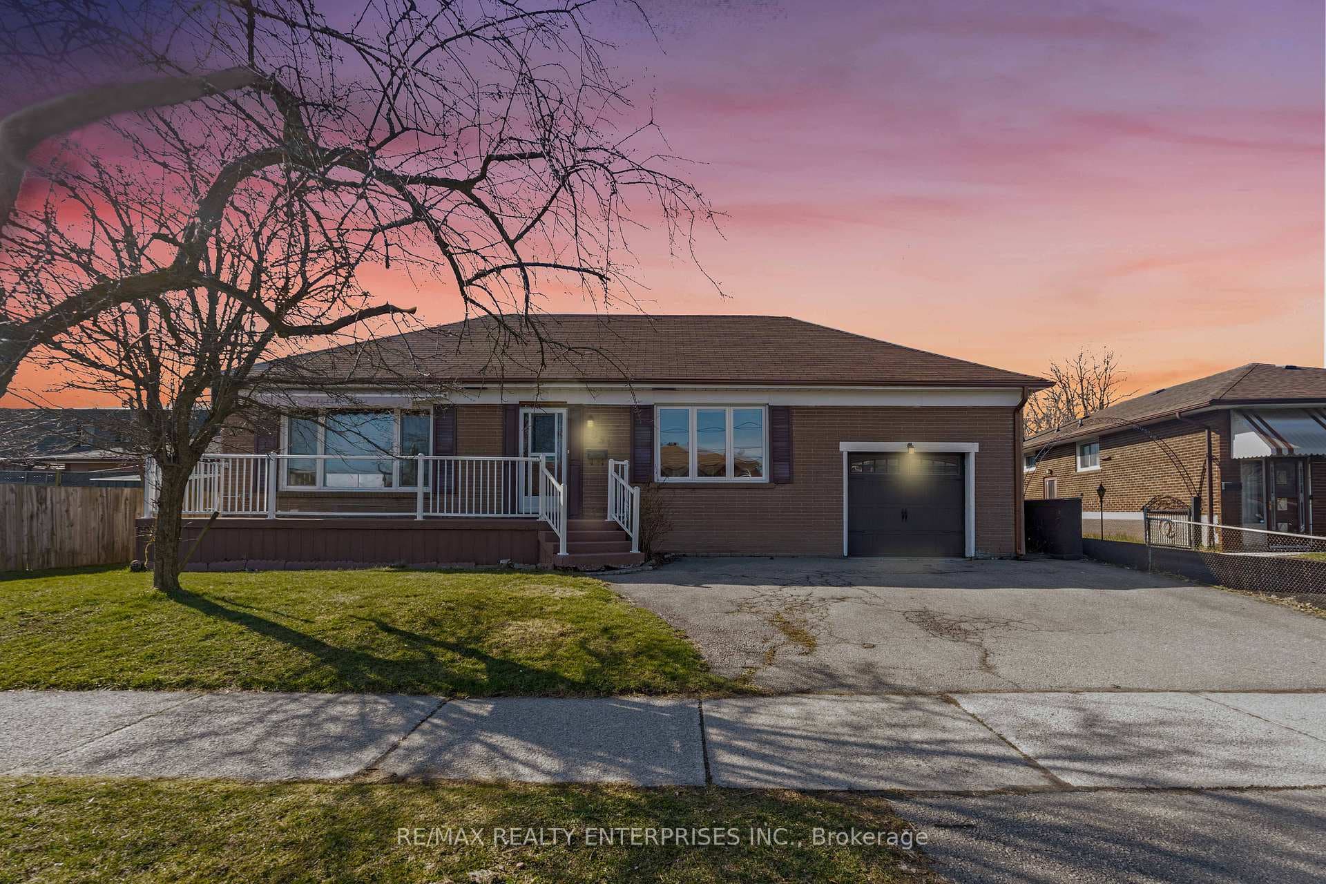 951 Atwater Avenue, Mississauga, ON L5E 1M4 - Photo 1