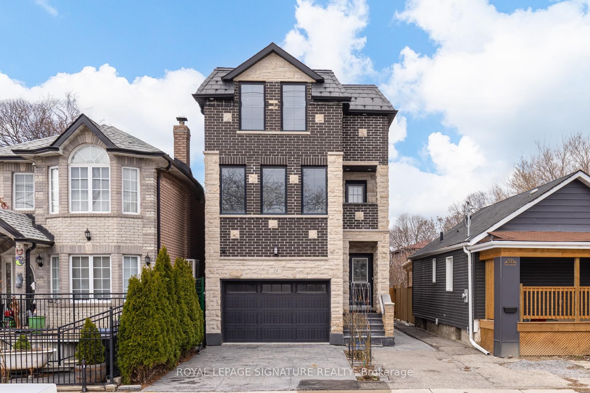 14 Rotherham Avenue Unit Upper 2 Levels, Keelesdale / Eglinton West, ON M6M 1L8 - Photo 1