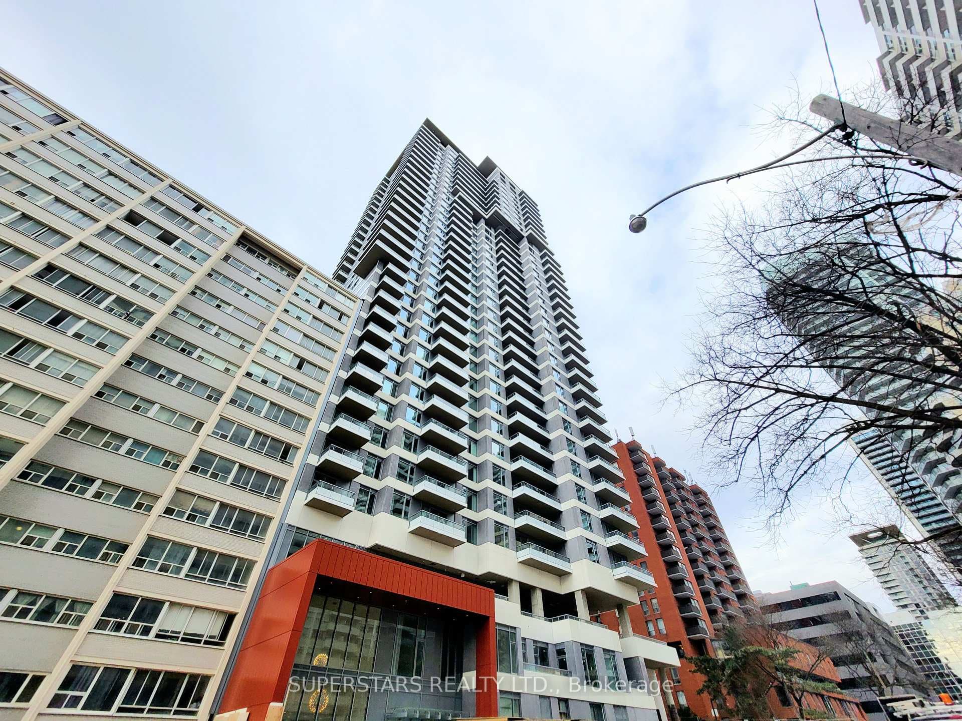 50 Dunfield Avenue Unit 814, Leaside / Davisville, ON M4S 0E4 - Photo 1