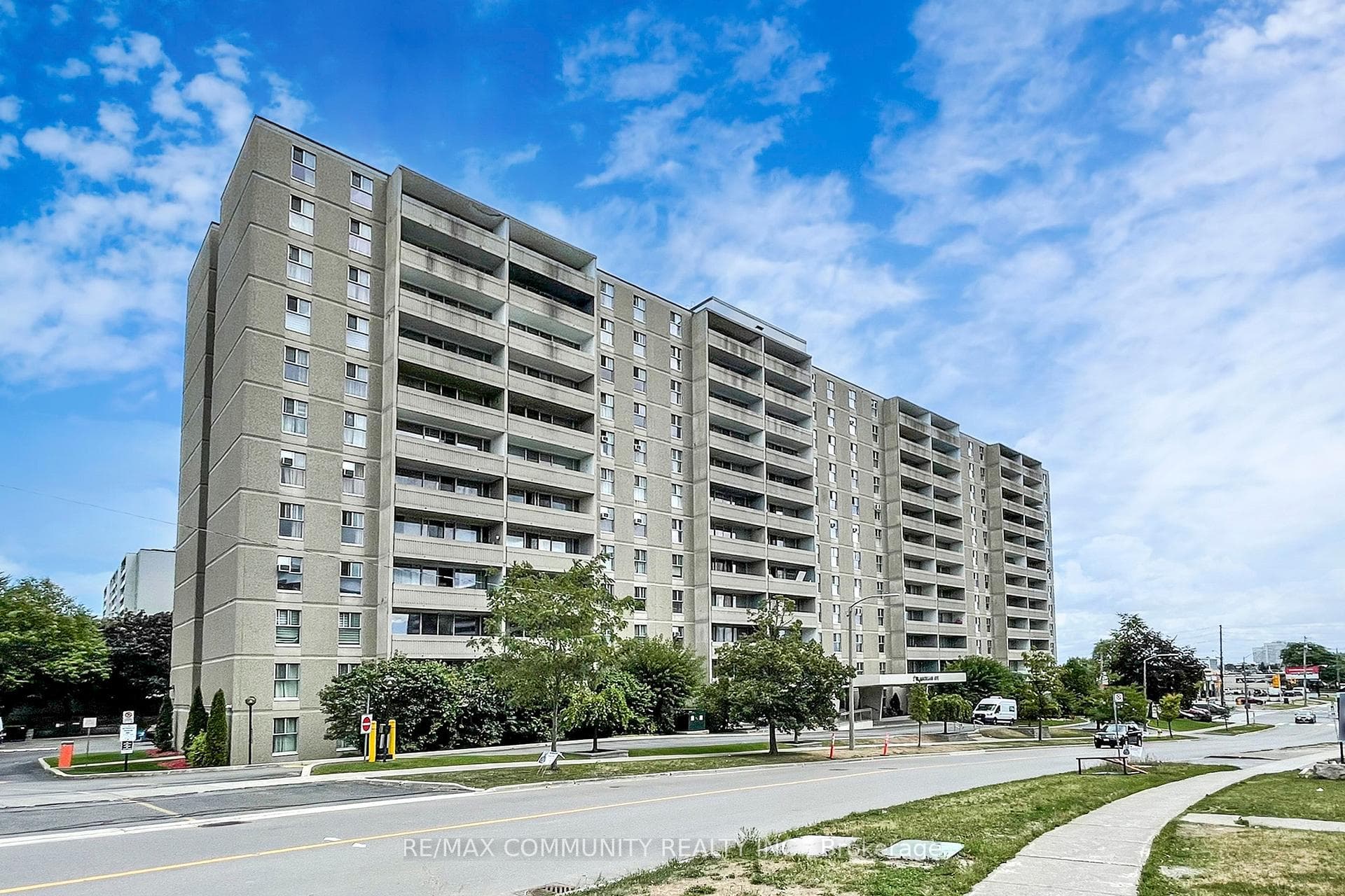 2 Glamorgan Avenue Unit 213, Dorset Park / Kennedy Park, ON M1P 2M8 - Photo 1