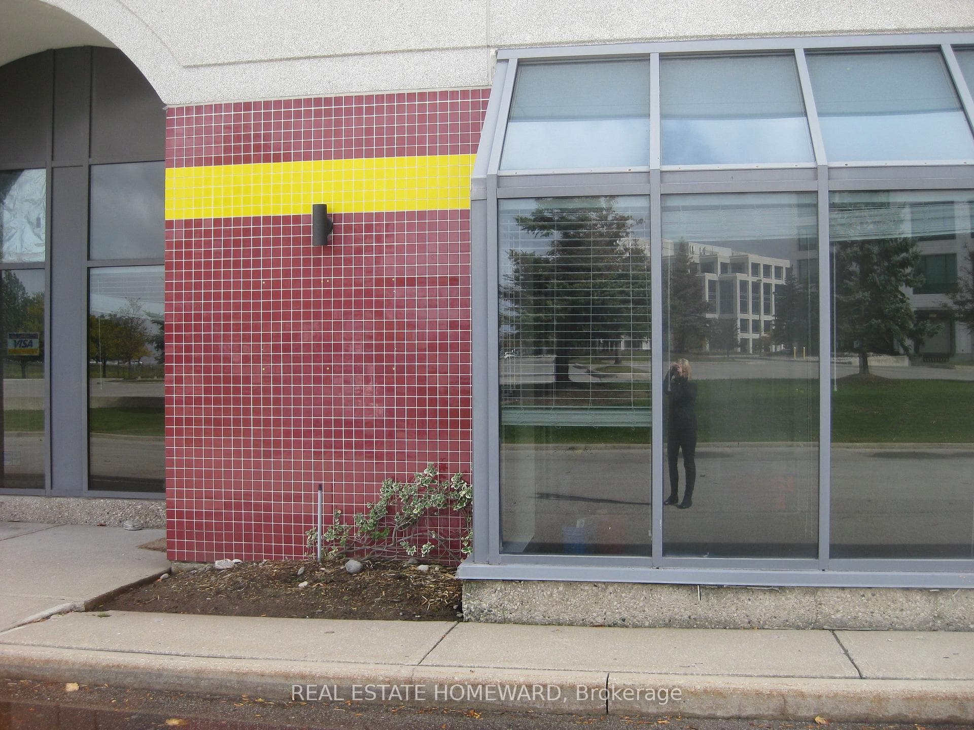 5225 Orbitor Drive Unit 23, Mississauga, ON L4W 4Y8 - Photo 1
