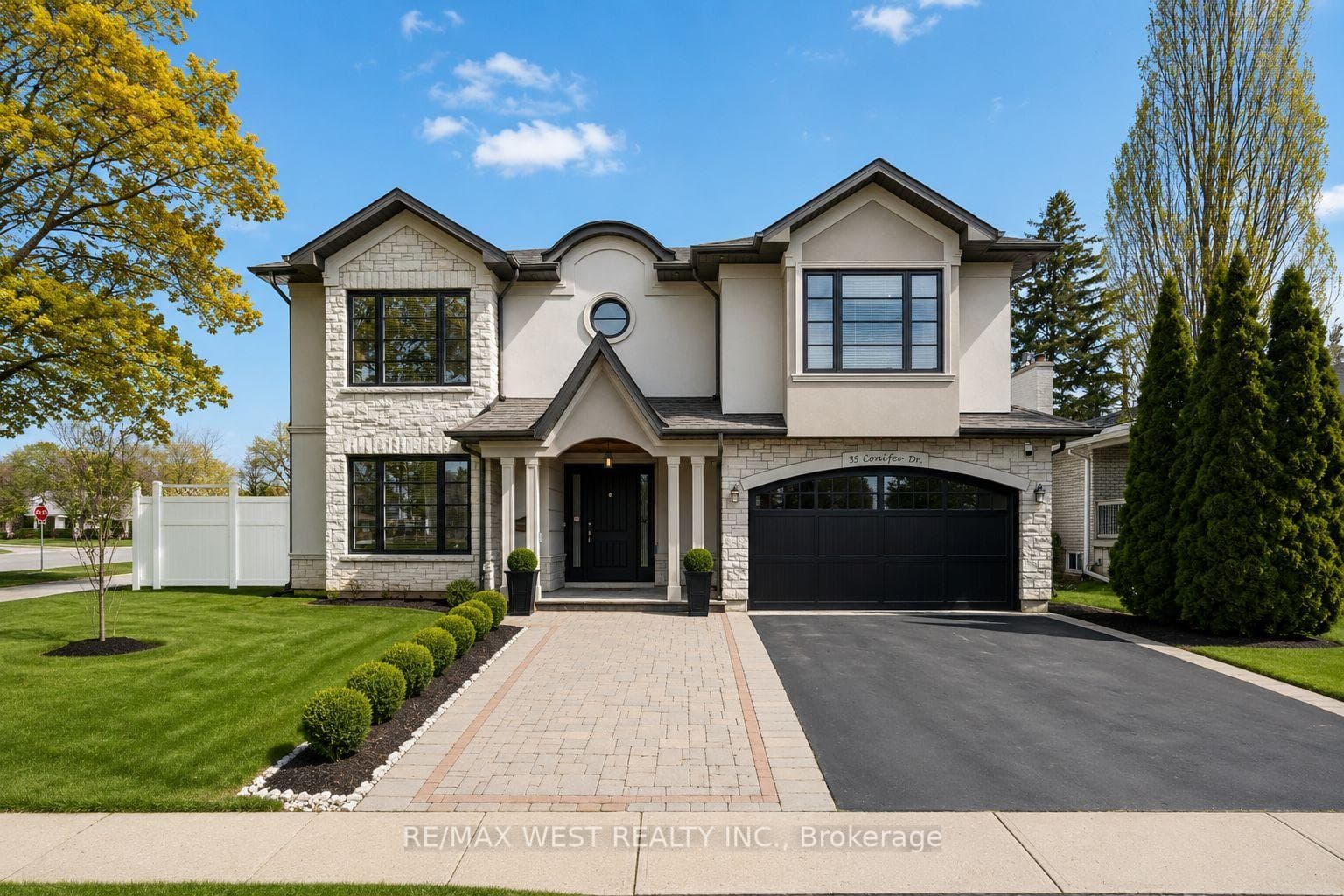 35 Conifer Dr