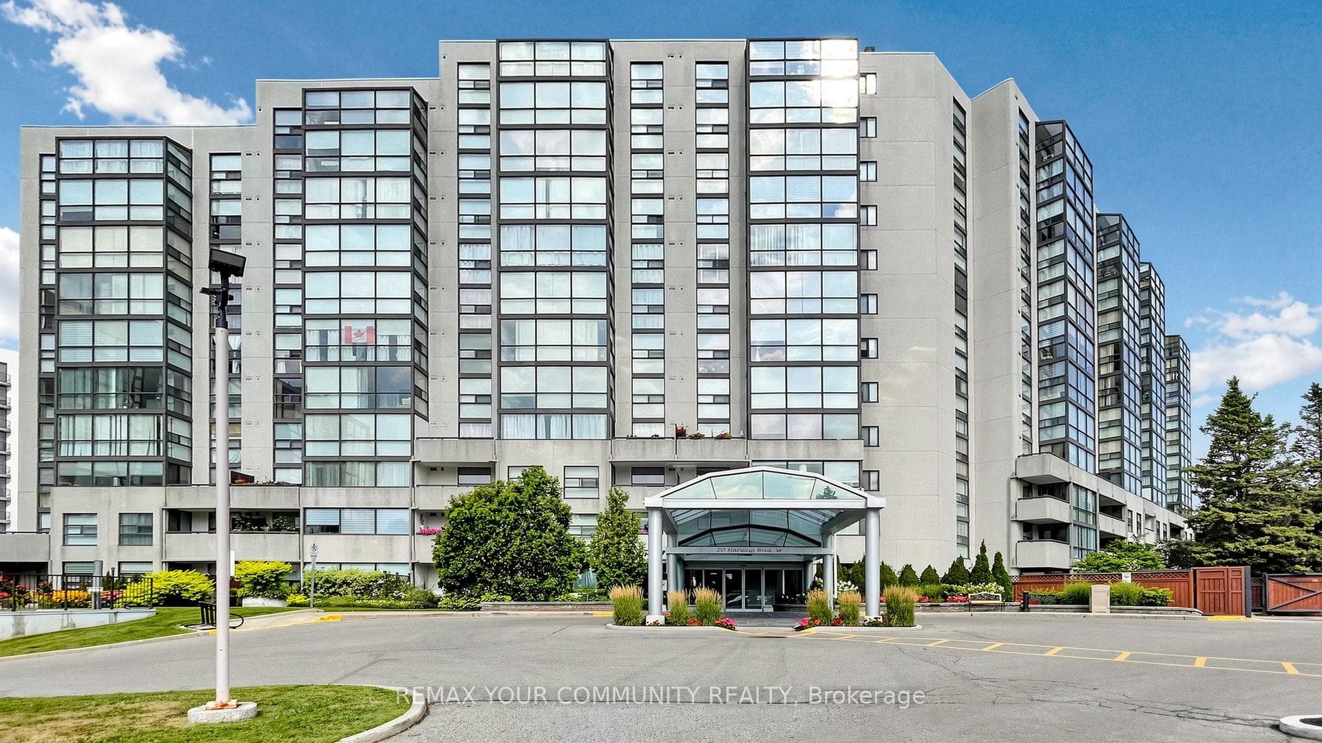 20 Harding Boulevard Unit 1109, Richmond Hill, ON L4C 9M3 - Photo 1