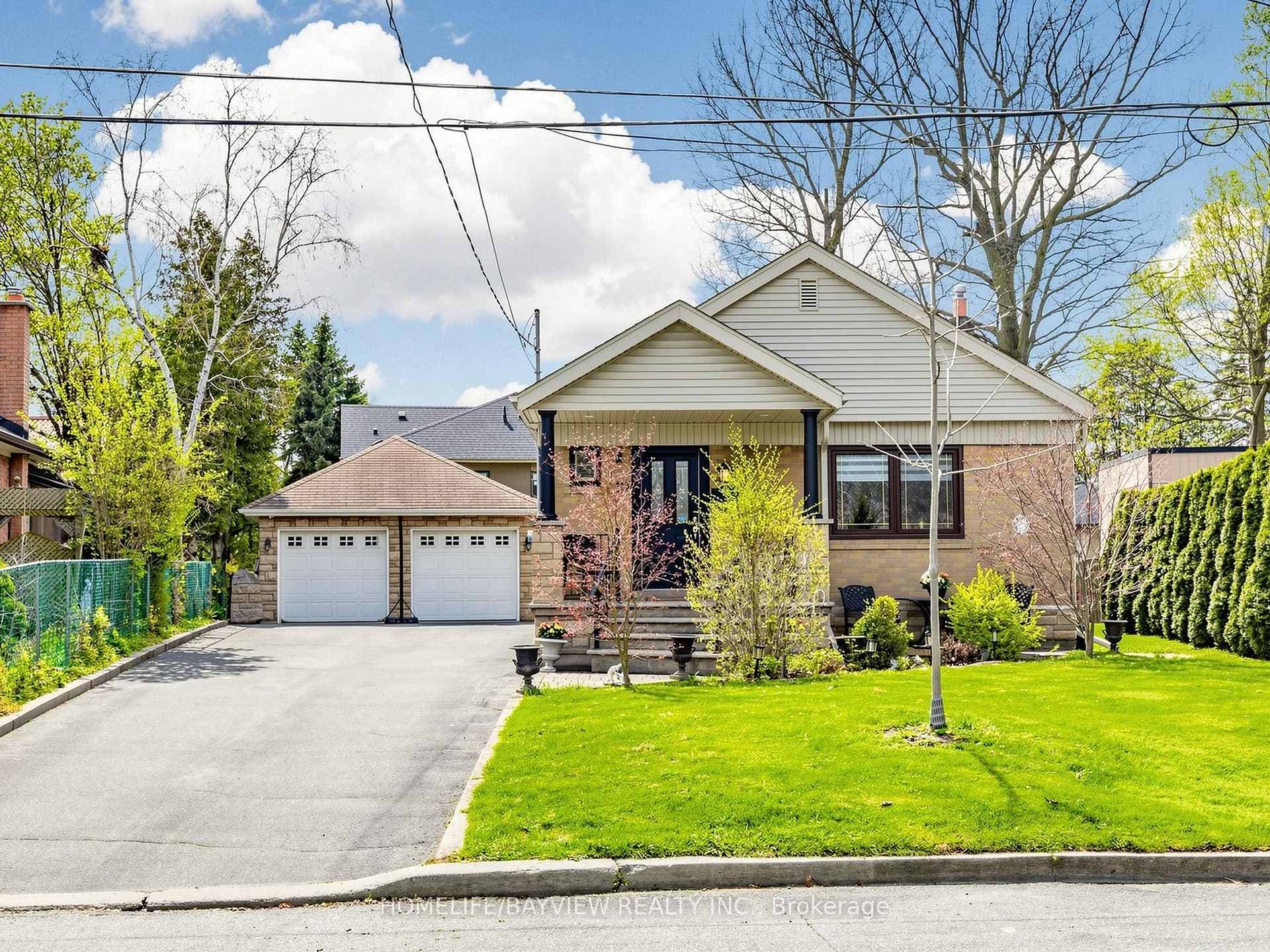 10 Woolton Crescent, York / Weston, ON M6M 4K9 - Photo 1