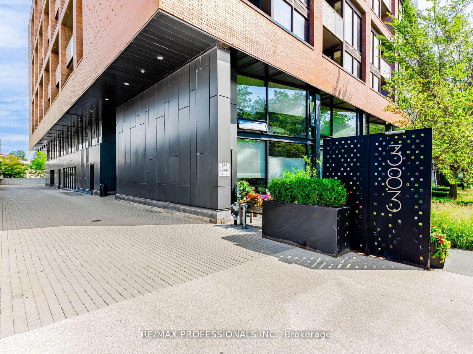 383 Sorauren Avenue Unit 401, High Park / Junction / Roncesvalles, ON M6R 0A4 - Photo 1