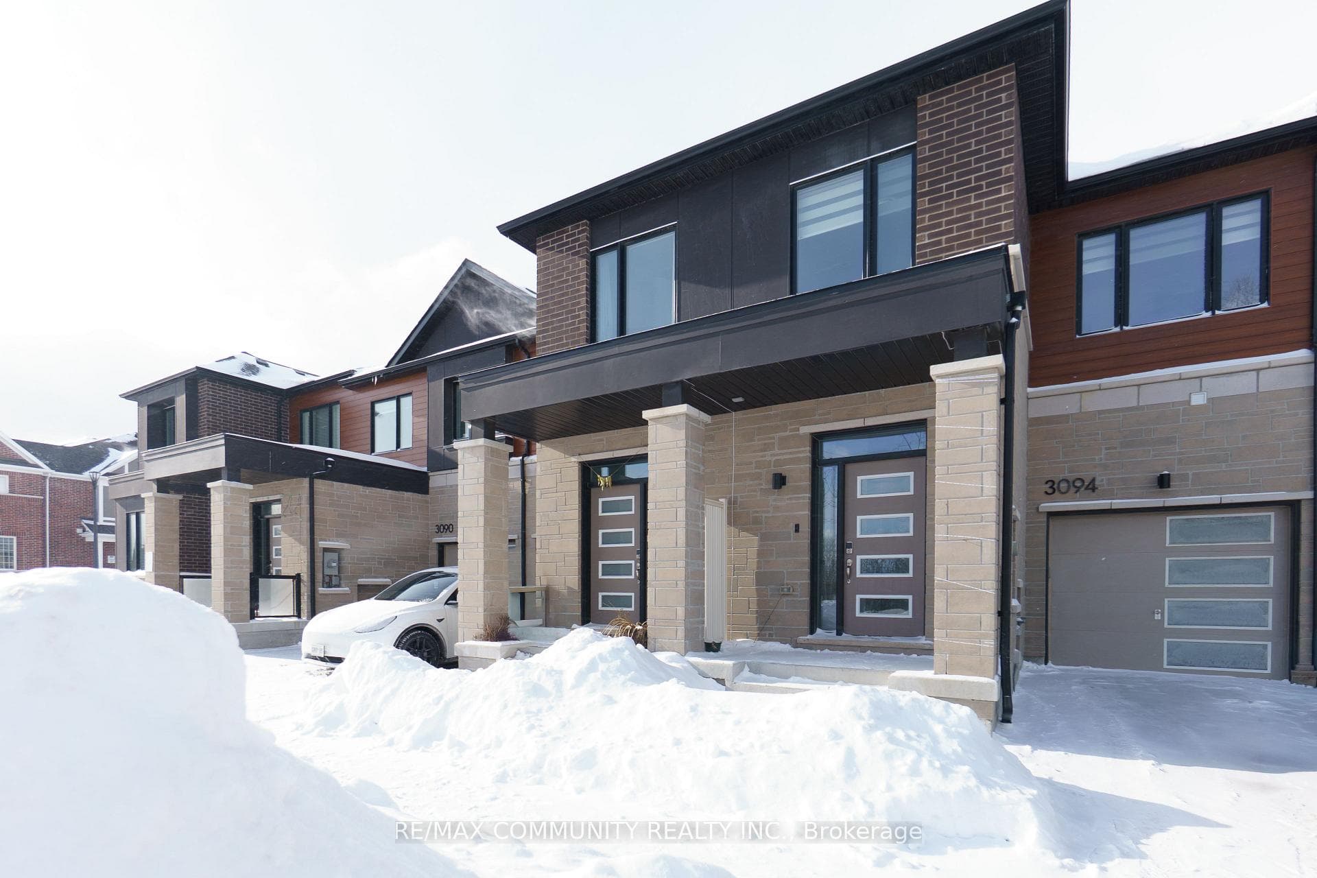 3094 Sideline 16 N/A, Pickering