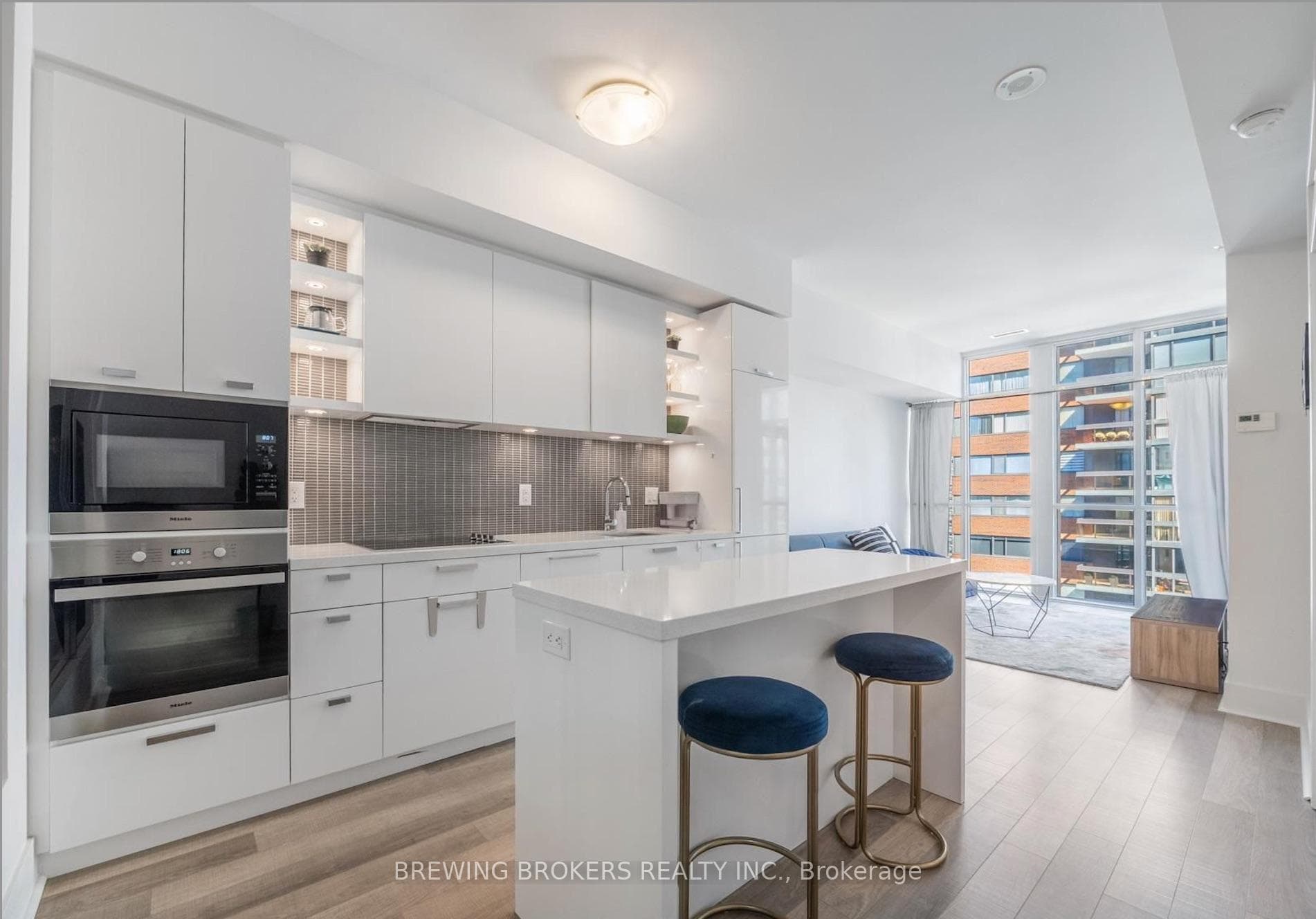 32 Davenport Road Unit 706, Toronto C02