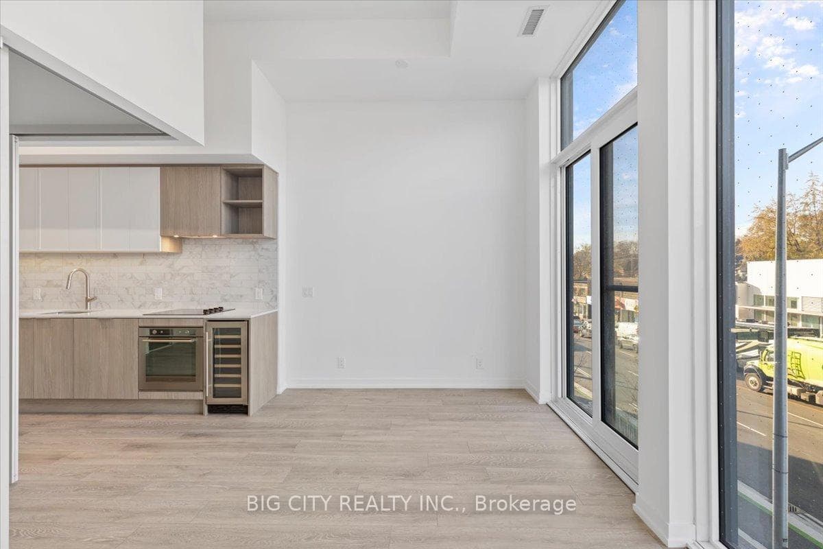 2020 Bathurst Street Unit 219, Forest Hill / Deer Park, ON M5P 0A6 - Photo 1